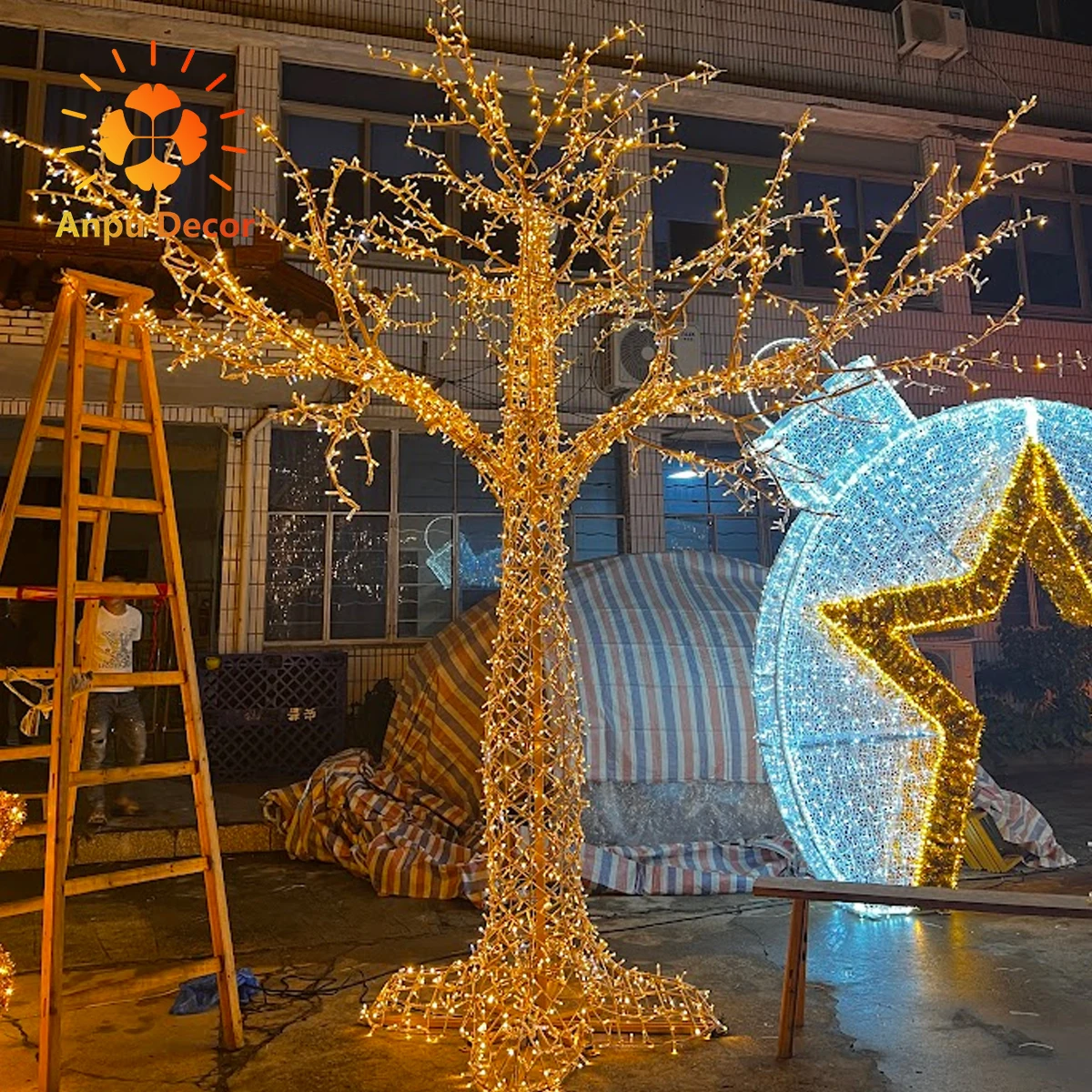Giant Christmas tree factory custom export 10 meters of Christmas decorations