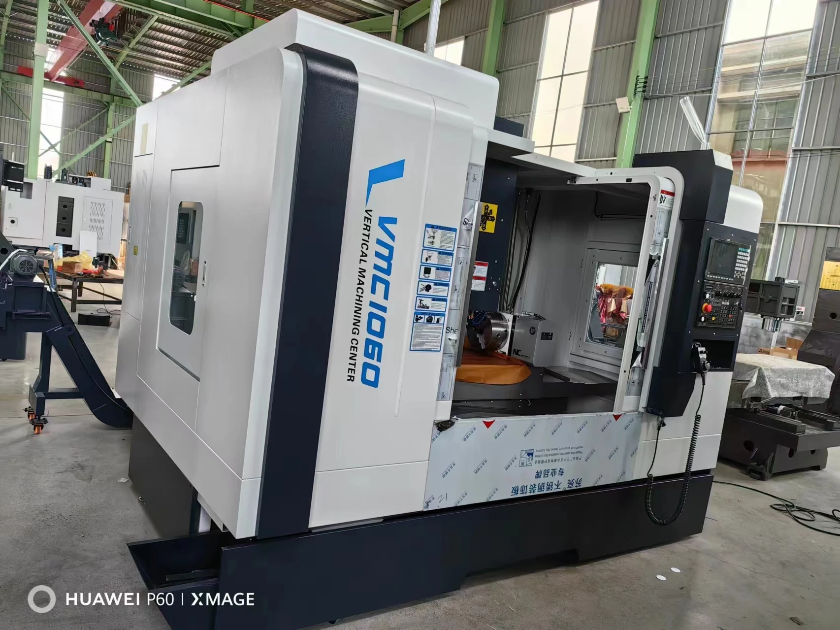 Hot selling CNC vertical machining center VMC1060 Fanuc/Mitsubishi/Siemens control system