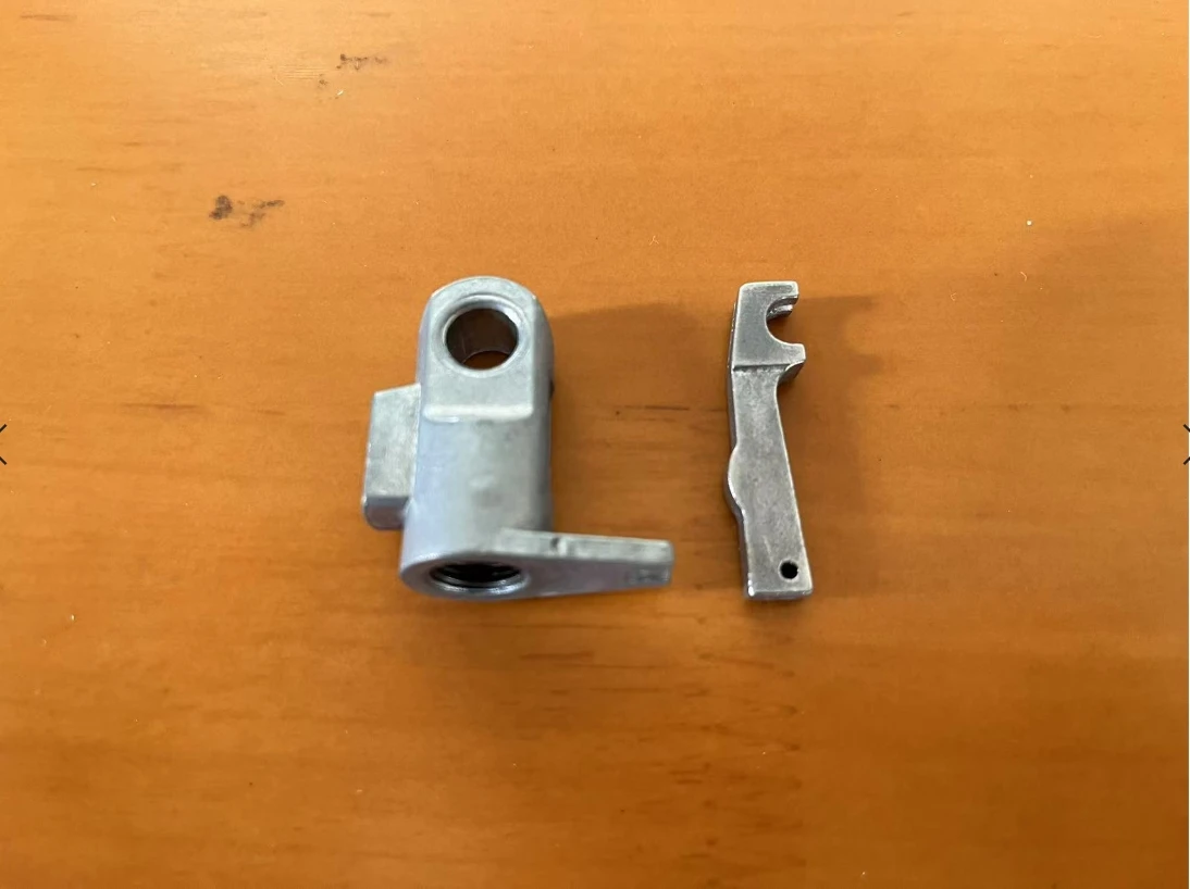 Factory sales seat dining table high quality hardware accessories zinc alloy gas spring connection butterfly buckle joint