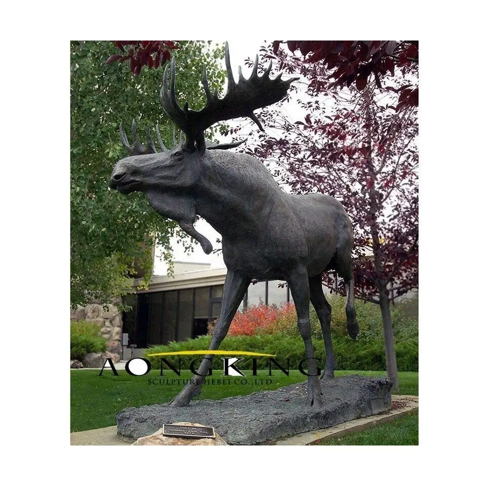 Life size outdoor garden the Woods bronze moose sculpture for sale