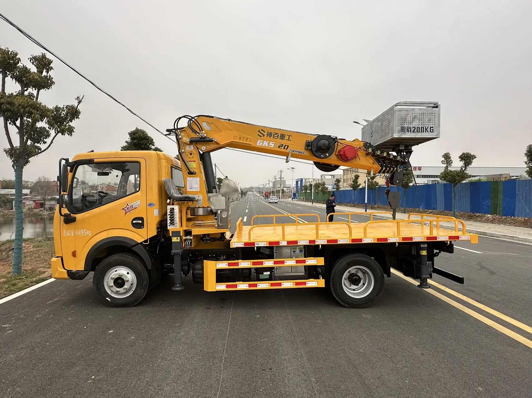 Dongfeng 5ton Truck Crane with 5ton Crane & 20M Aerial Work Platform Vehicle Telescopic Arm Bucket Truck for sale