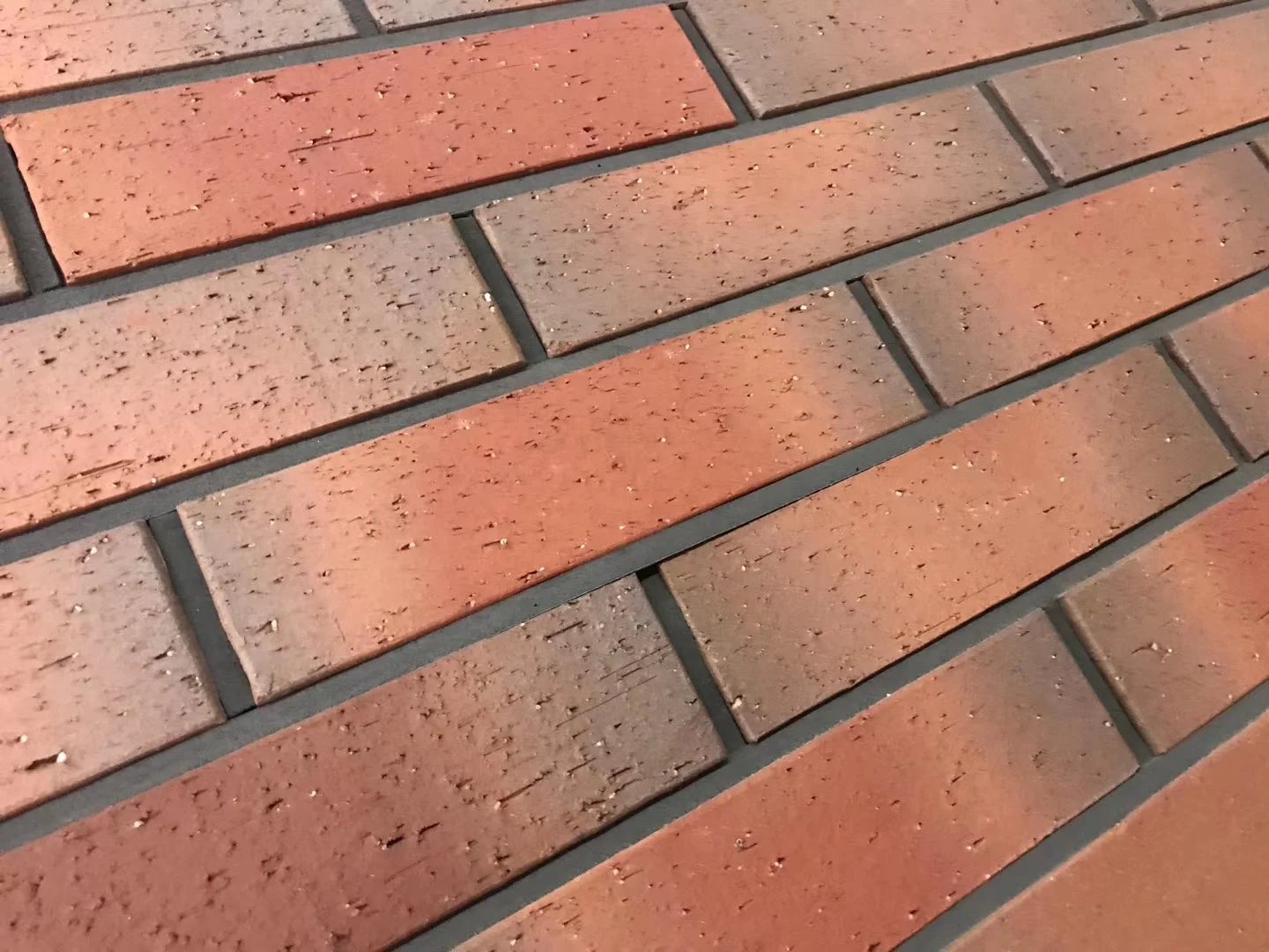 Металлический цвет Натуральная глина кирпичная стена плитка тонкий кирпич