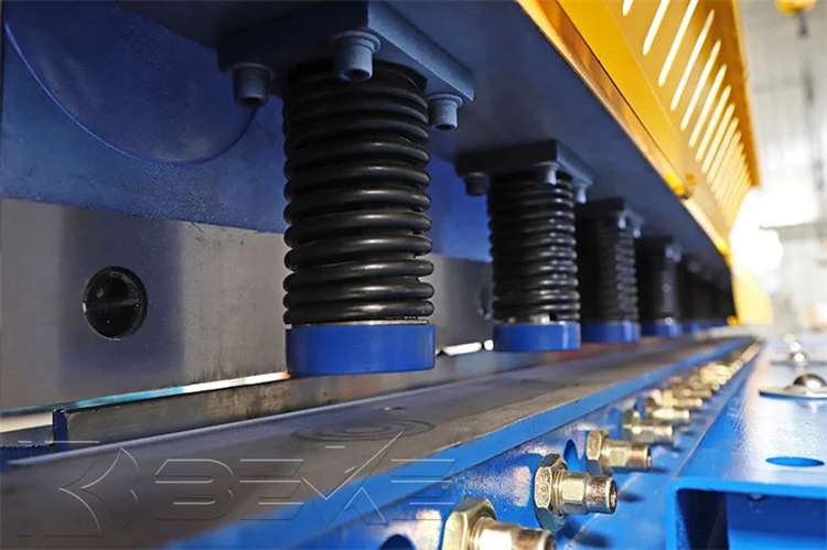 QC12K 6x3200 sheet metal cutting machine CNC hydraulic plate guillotine shearing machine