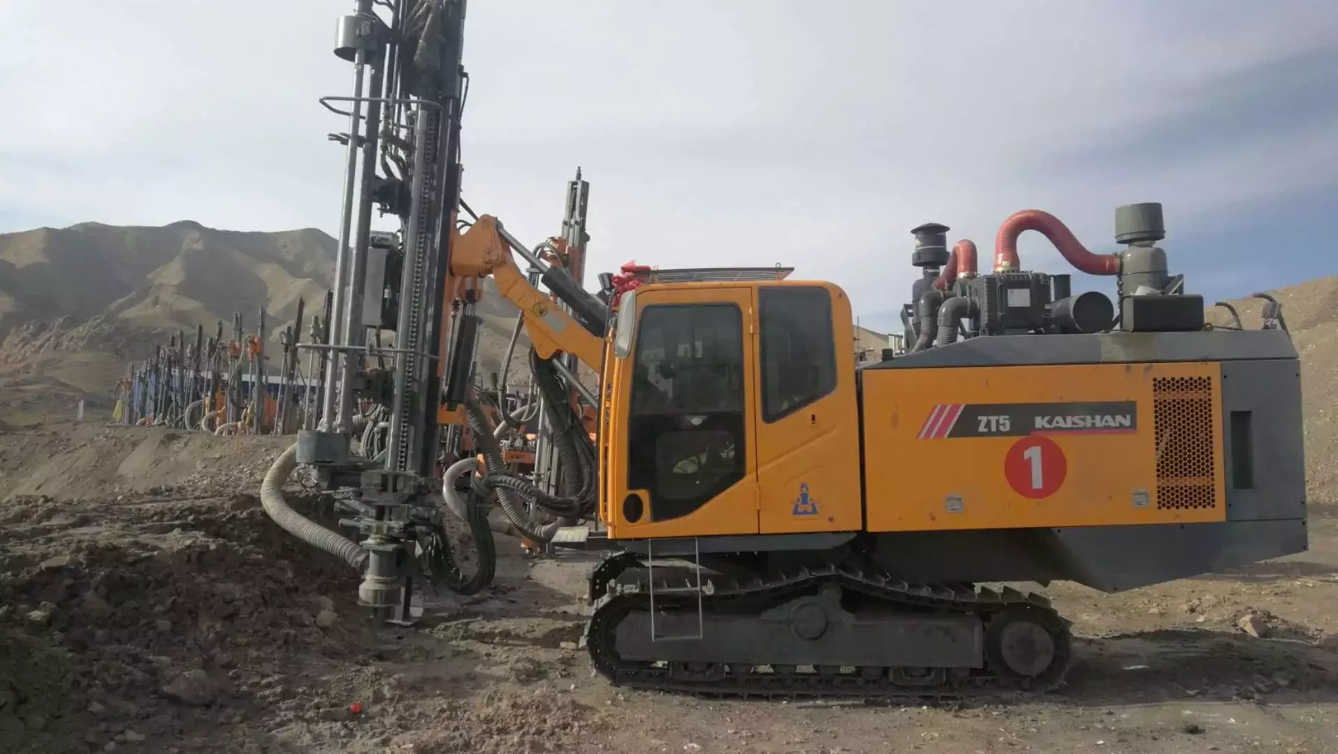 High performance Kaishan Integrated ZT5 DTH quarry drilling  rig machine for open use in High Quality