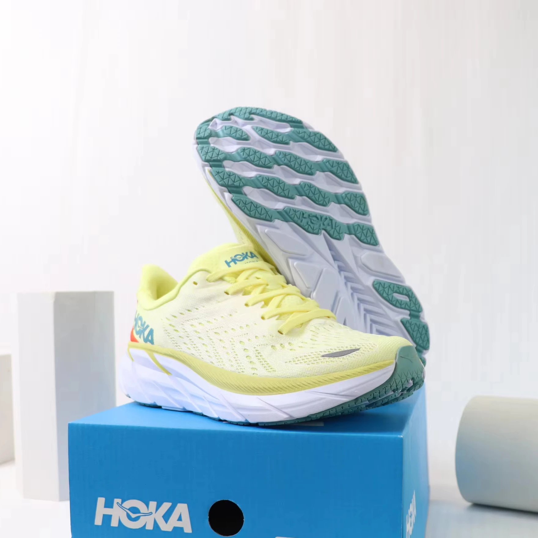 lightweight cushioned and bounceback to enhance running propulsion and create a new running Top quality New HOKAS Clifton 8