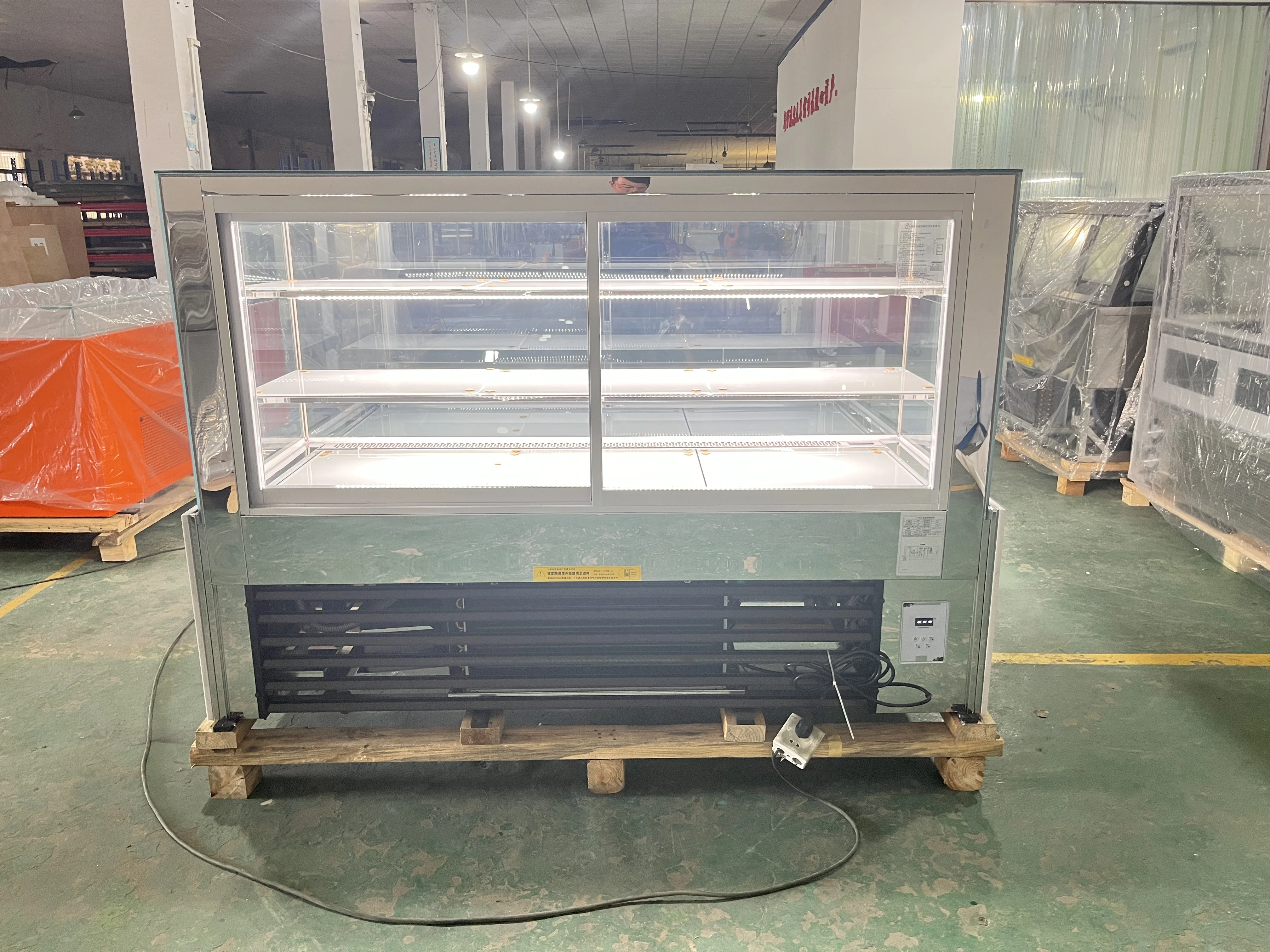 3 Layer Luxury Style Pastry Cake Display Commercial Bakery Display Case Bakery Shop Cabinet Cake Showcase