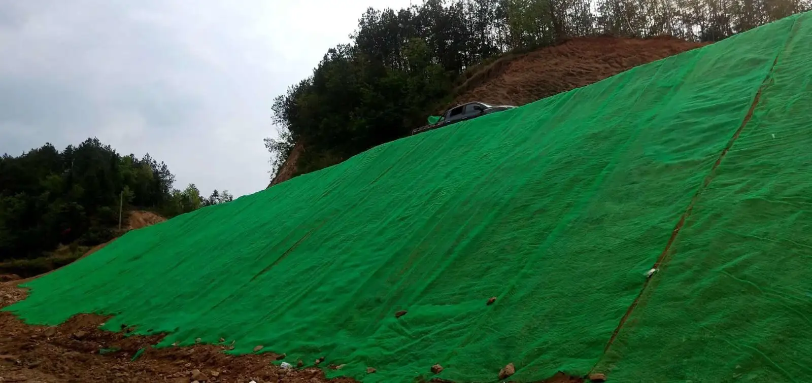 Slope protection grass erosion control grid system