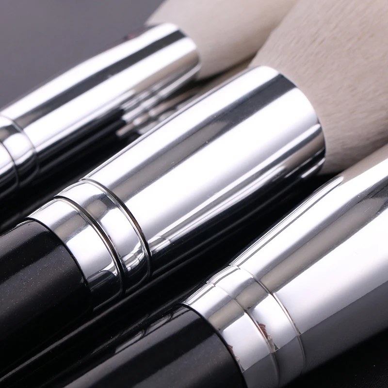 IPRESTA Made In China Cosmetic Wood Handle Private Label Logo Custom Makeup Brushes Set Kits Shiny Black