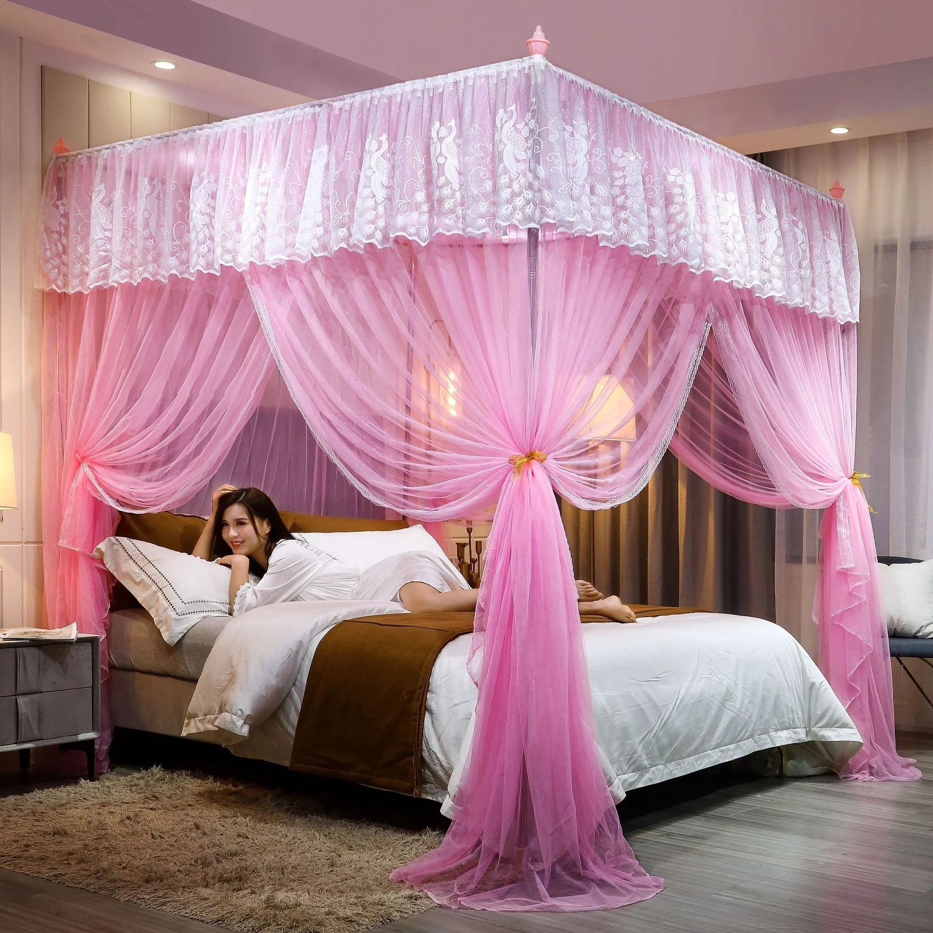 Китайский поставщик трехдверная Высококачественная двуспальная кровать противомоскитная сетка с подставкой