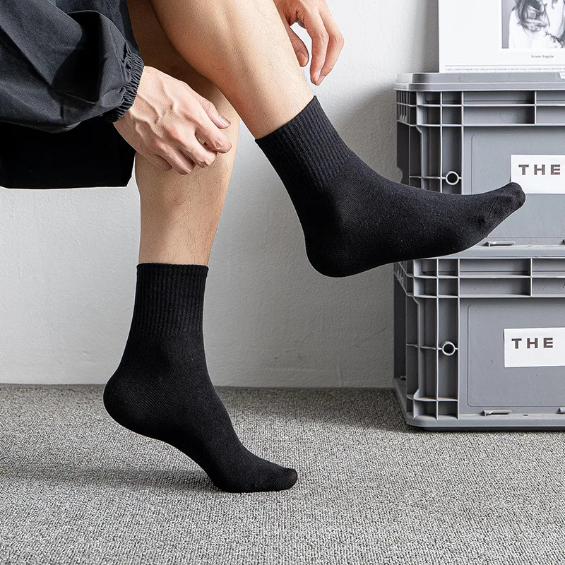 Wholesale Custom Logo Letter Fashionable Gym White Mens Terry Sport Quarter Socks