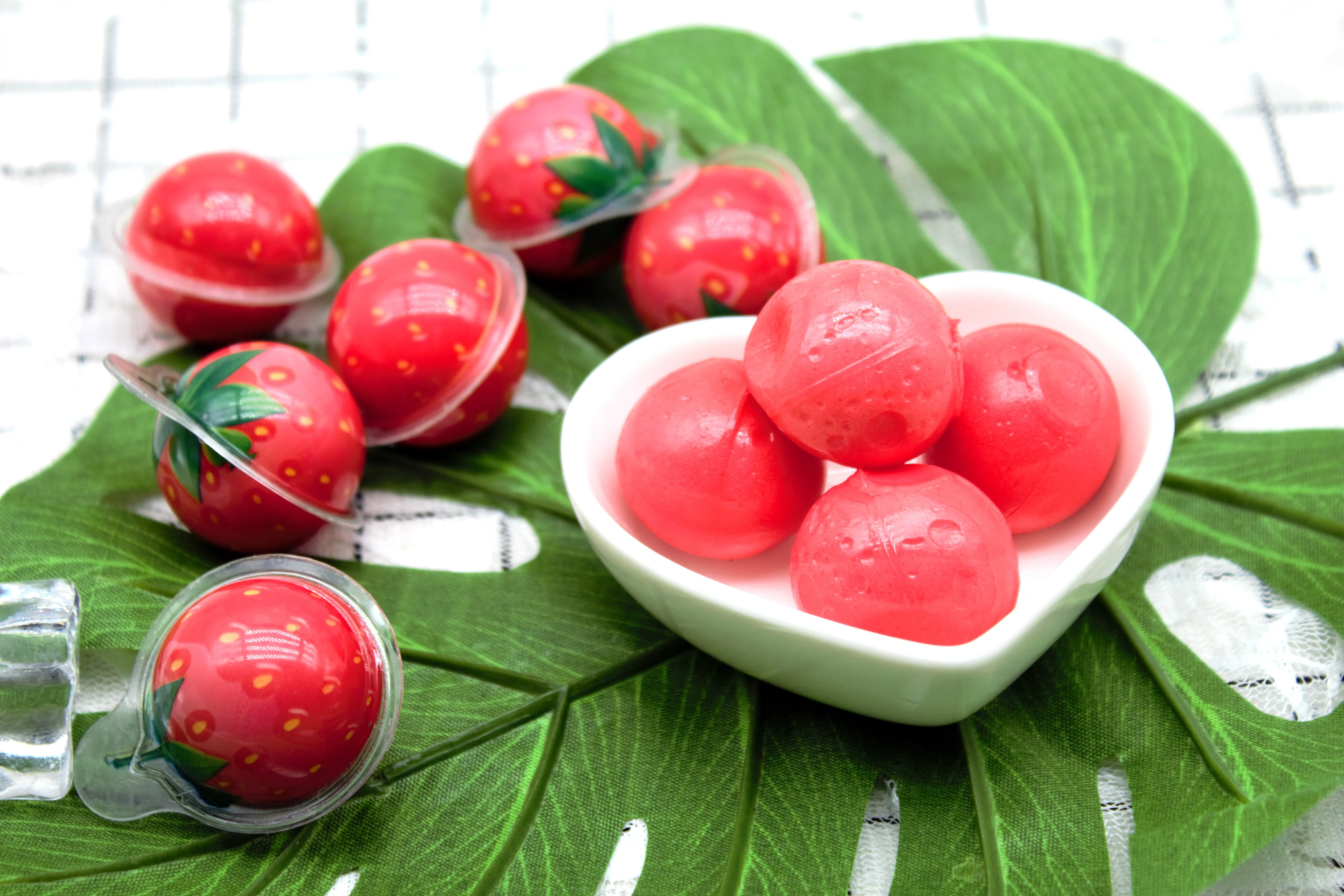 Factory Wholesale Strawberry Flavor jam filled  gummy candy