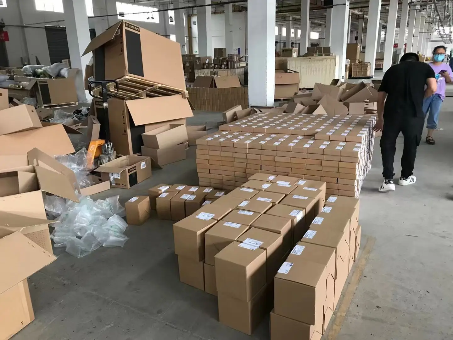 Оригинальный Контактор мощности 3RT2037-1AN20 3RT2037-1AP00 3RT2023-1AL20 AC-3e/AC-3 51 A 22 кВт/400 V 3-полюсный 230 AC 50/60 Гц