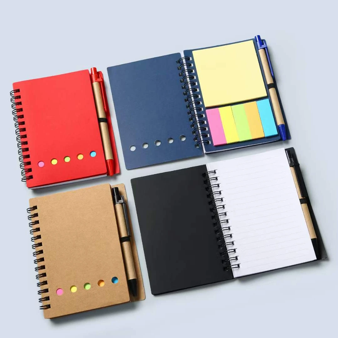 Пользовательские дешевые объемные пустые крафт-книги блокнот с ручкой и липкой записью