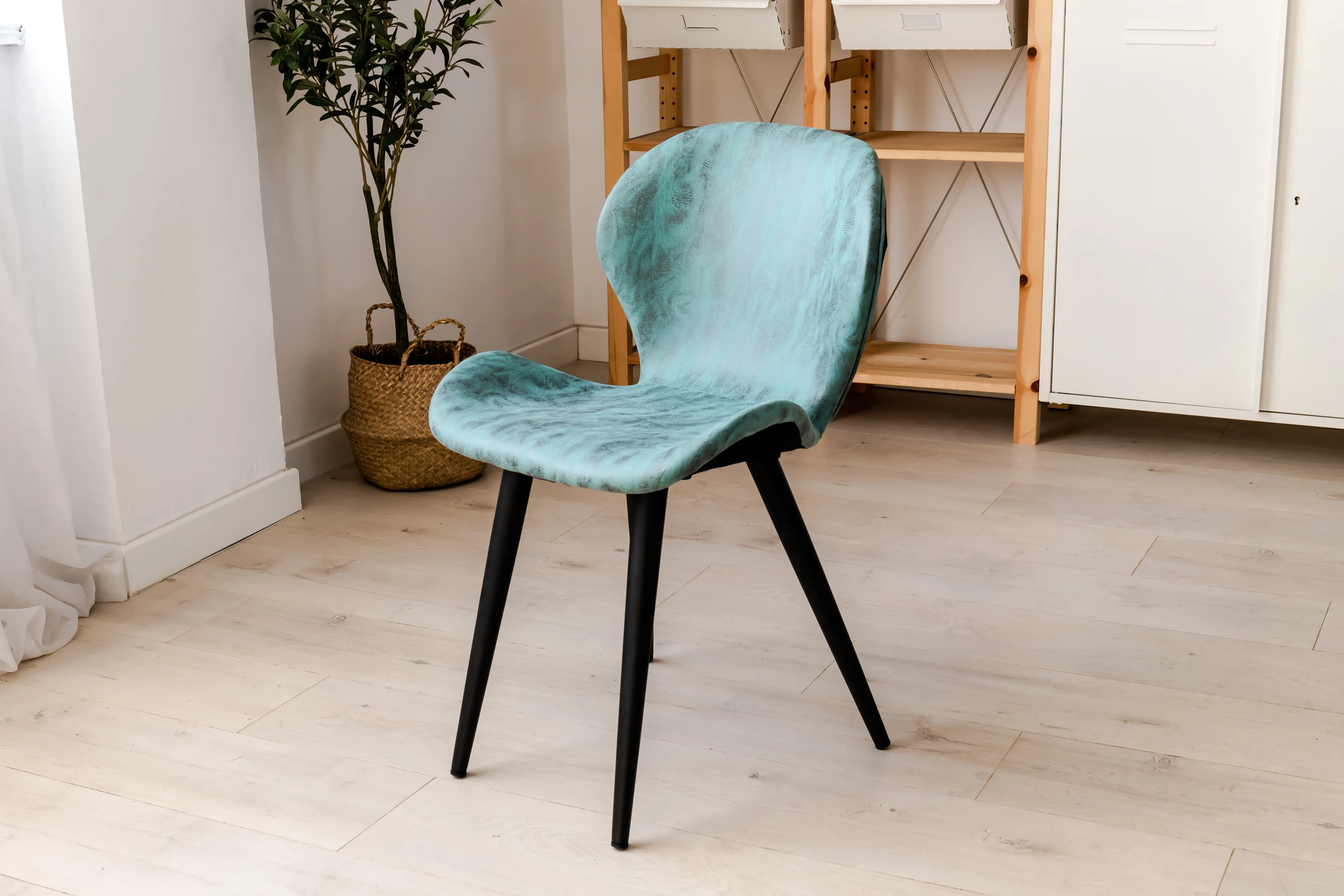 
Top Wholesale luxury dining room furniture multicolor dining chairs with durable legs 