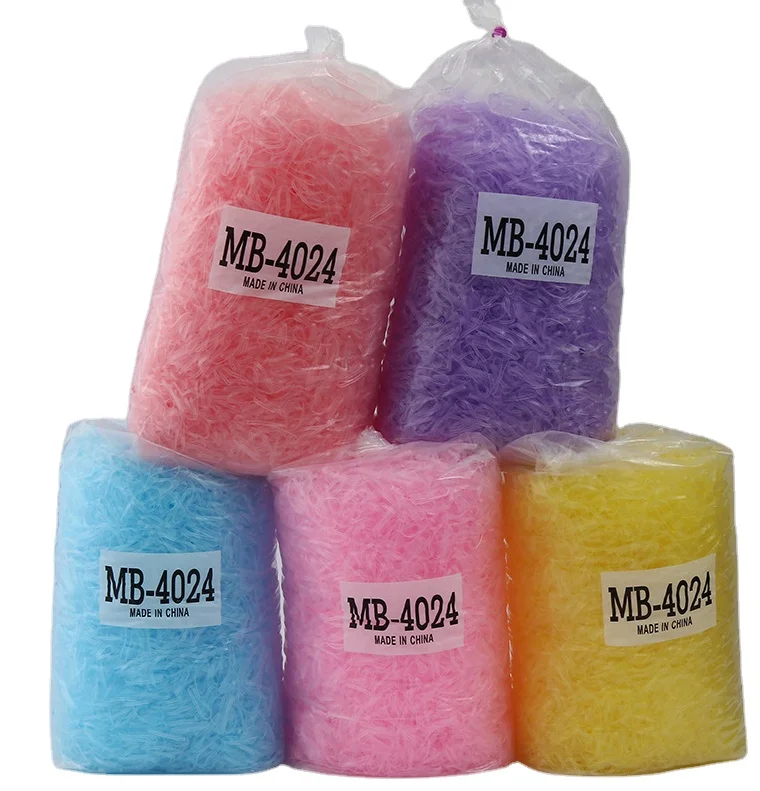 
Colorful hair band create more possibilities for hairstyles. 