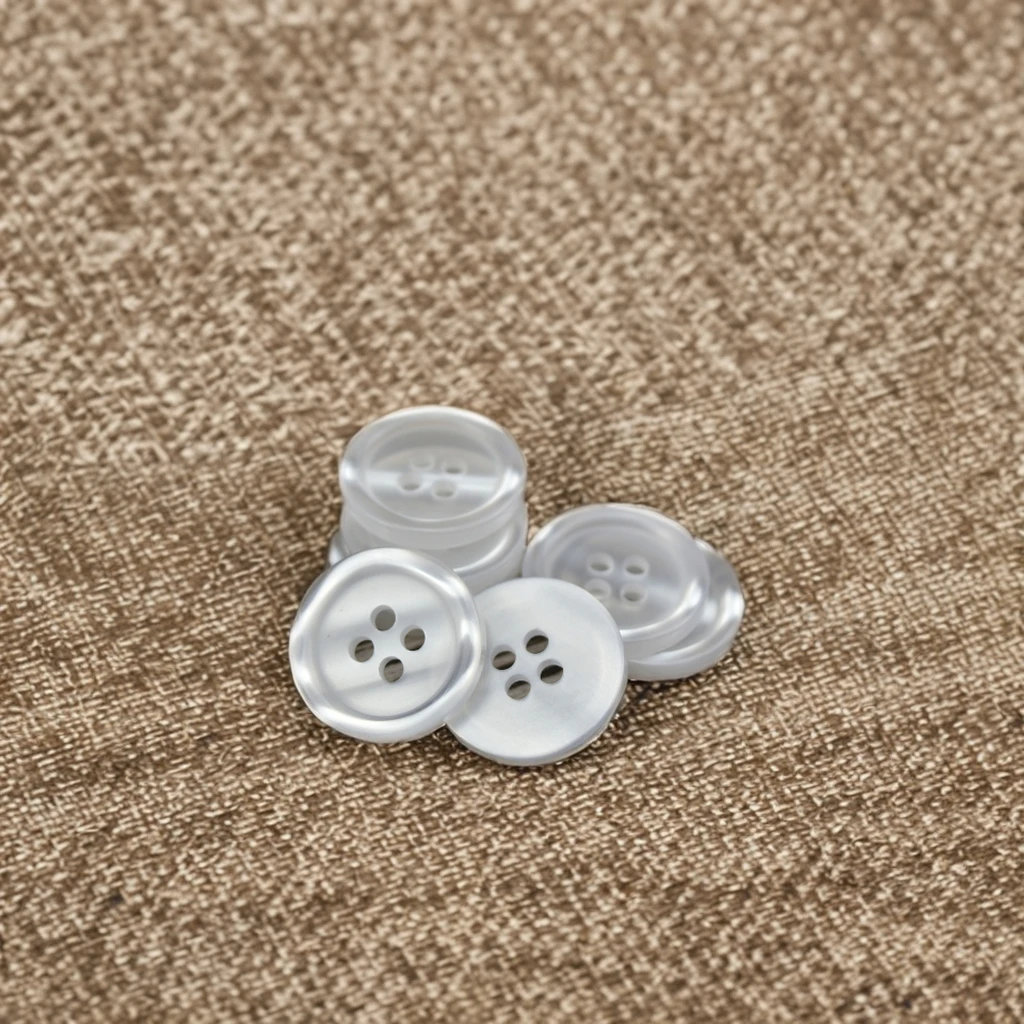 24L 15mm High Quality 4-Holes Glossy Decoration Men Women Shirt Resin Polyester White Pearl Shirt Button for Cloth