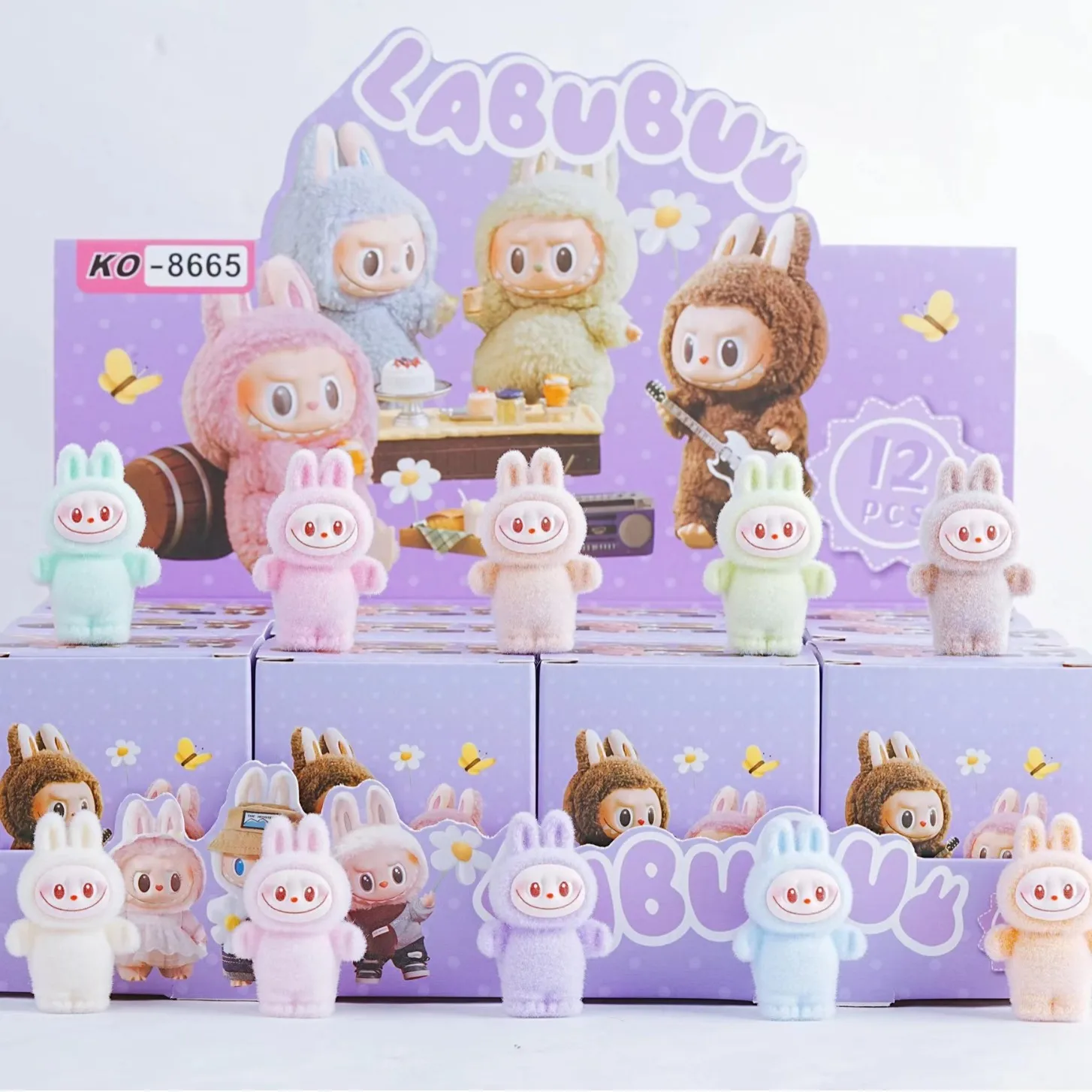 Модная игровая шкатулка для слепых сидящих стекающихся LABUBU Настольный автомобильный стерео Декор Брелок с подвеской