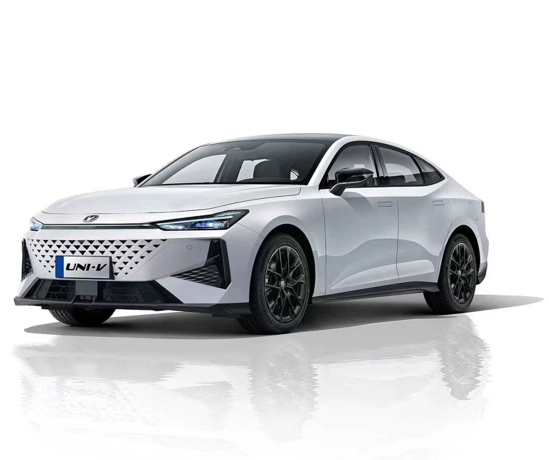 Changan UNI-V 2024 1 5 T Noble Edition Новый автомобиль с 6 37l/100 км WLTC интегрированный расход топлива трехмиллиметровыми радарами