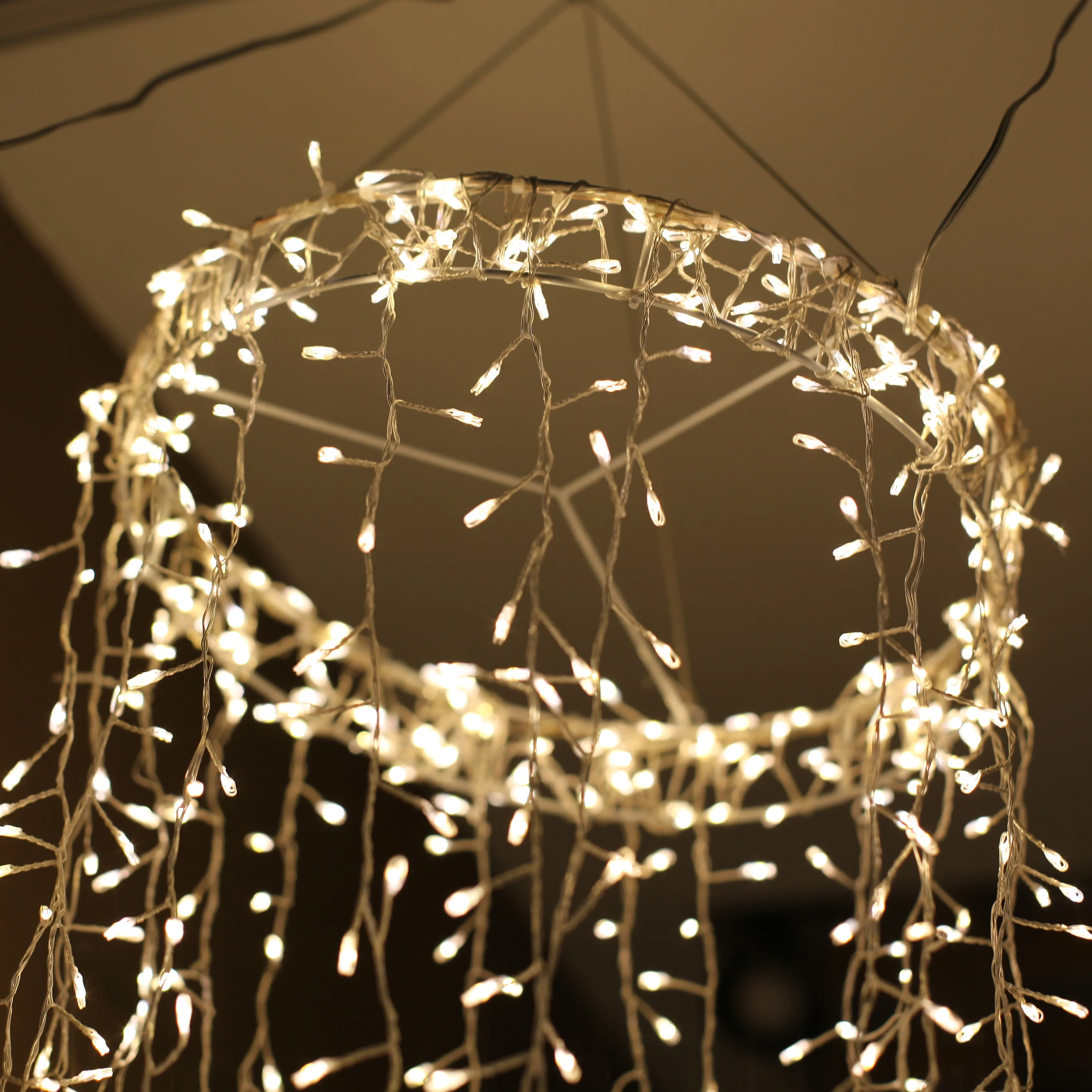 Newish outdoor christmas decoration dia30cm*H100cm cluster copper wire falls light with 550 micro warm LED, IP44 GS adapter