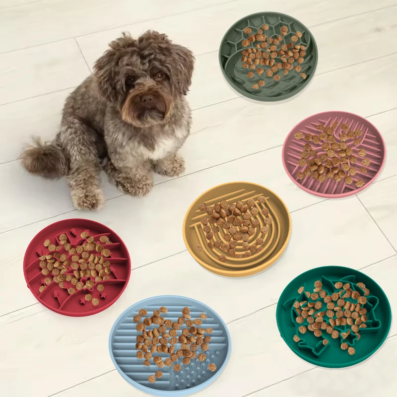 New Design Silicone Bowl Dog Pet Slow Feeder Bowl Christmas Theme Pet Food Bowl  Pet Lick Mat
