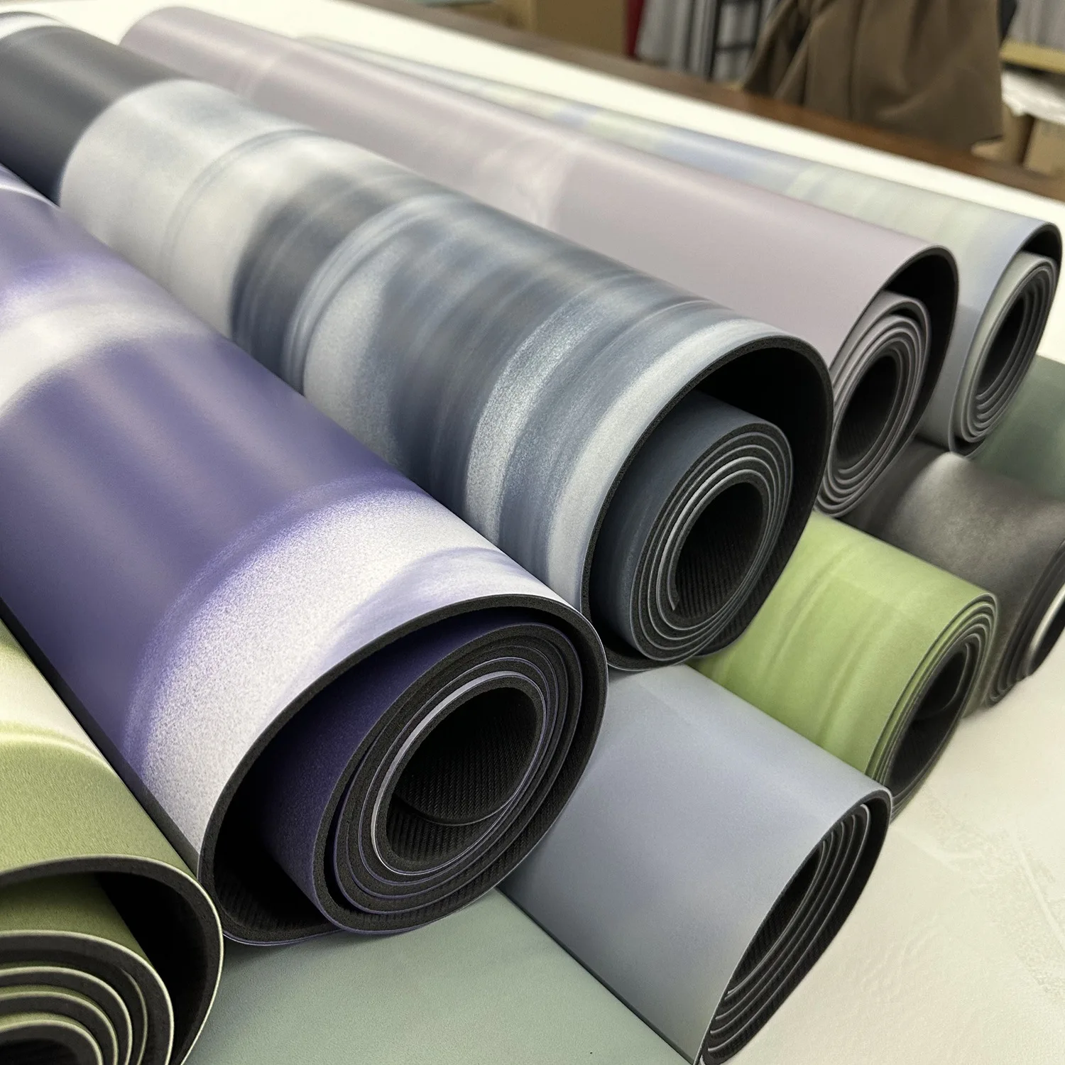 Verchoo Eco-friendly Pilates Floor Workouts Fitness Exercise Premium 6mm Thick Non Slip Gold Print Black PU Yoga Mat