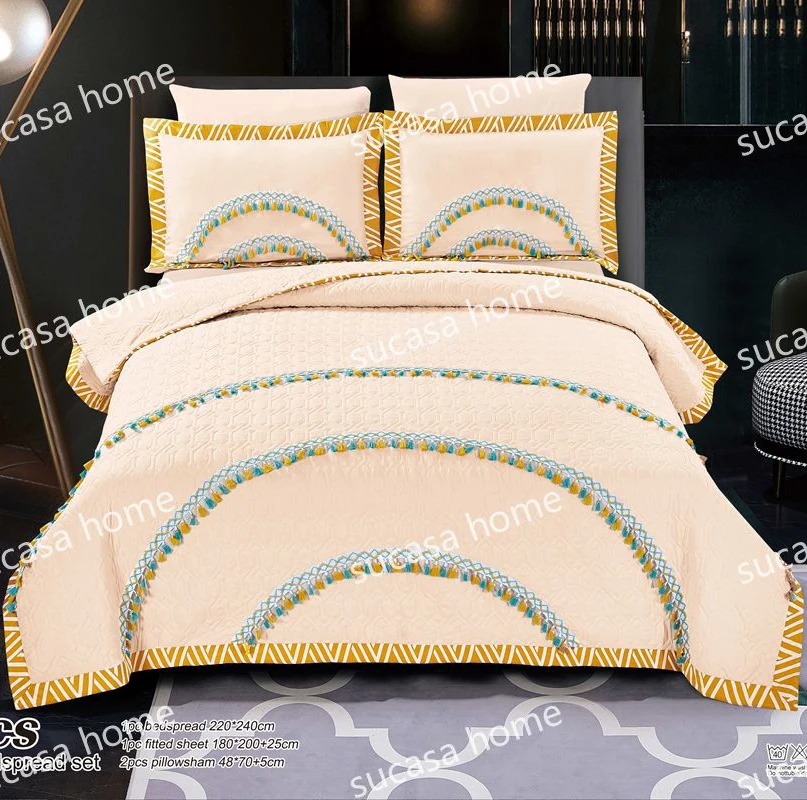 Factory manufacturer luxury four season  Quilted custom king size comforter sets