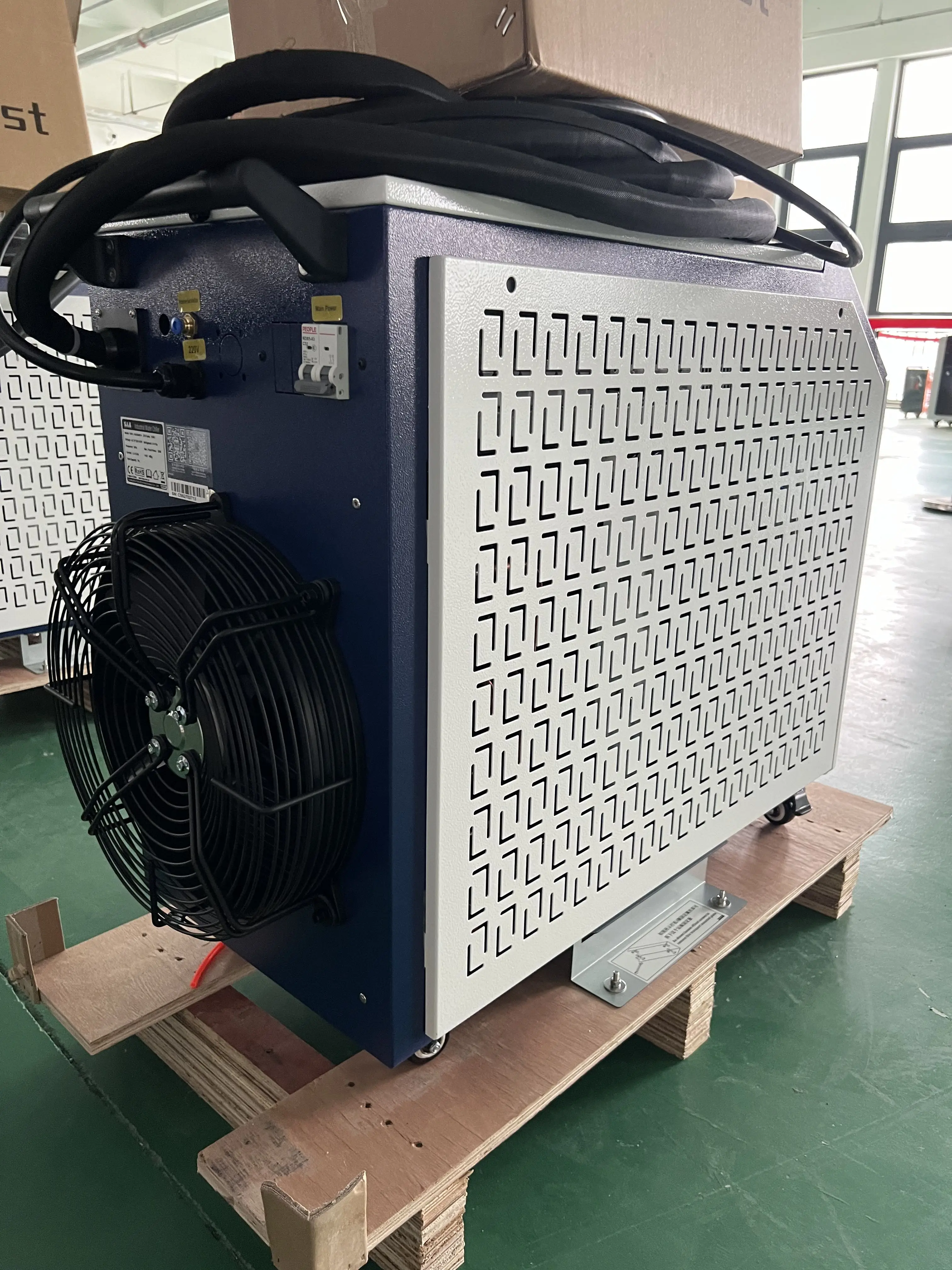 Super Low Price 3000W Handheld Integrated Water-cooled Laser Welding Machine