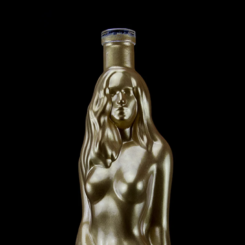 New Fancy Unique Design Golden Spray Shaped 750 ml Vodka Glass Bottle with cork lid