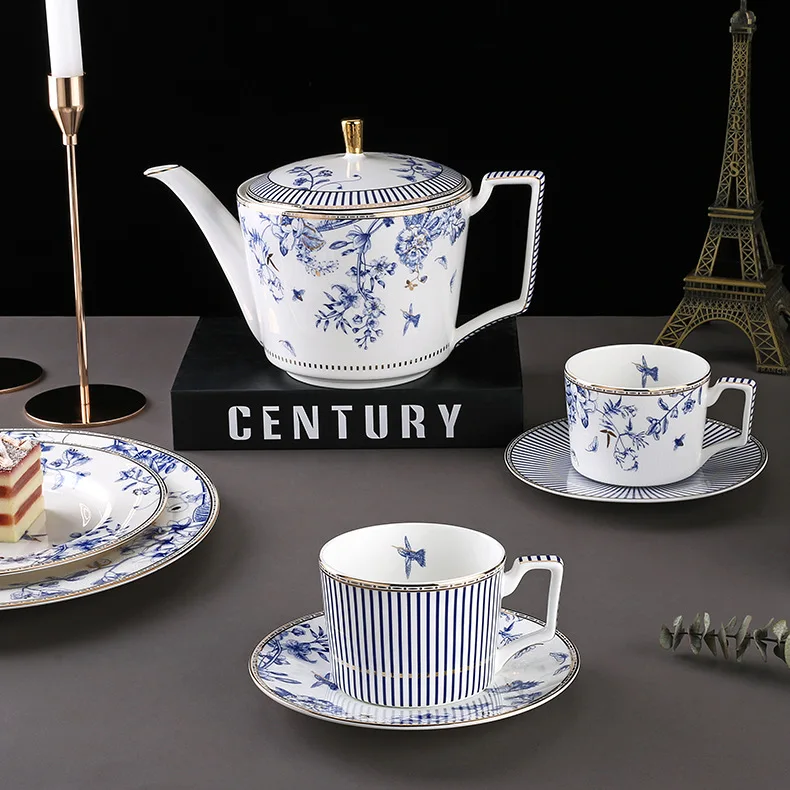 Blue and White Flower Decal Porcelain Chinese Tea Pot Set With Cups Afternoon Time Ceramic Coffee and Tea Sets With Gift Box