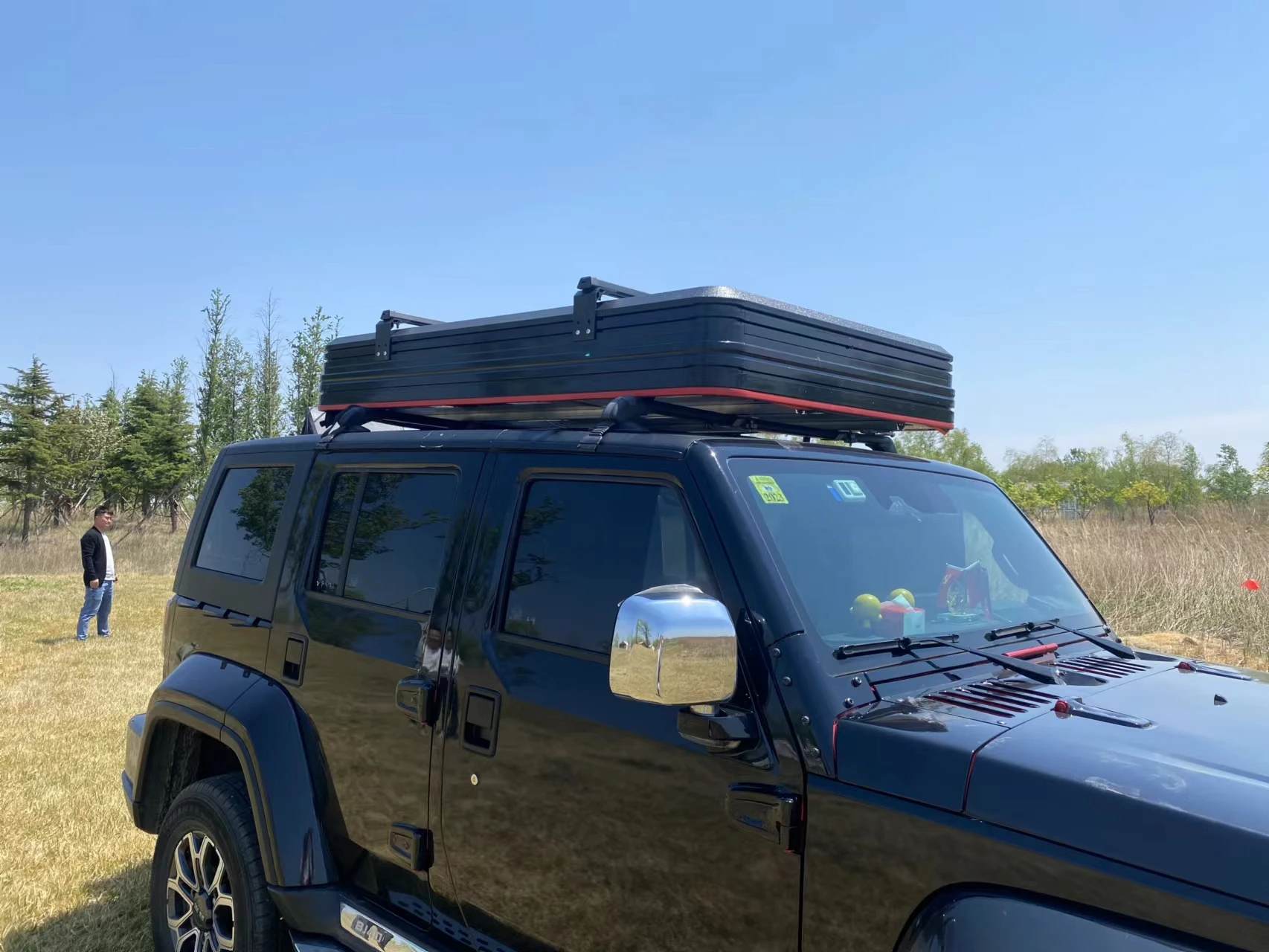 Factory Wholesale 4x4 Overland Side Open Aluminum Car Camping Hard Shell Rooftop Tent 4 Person