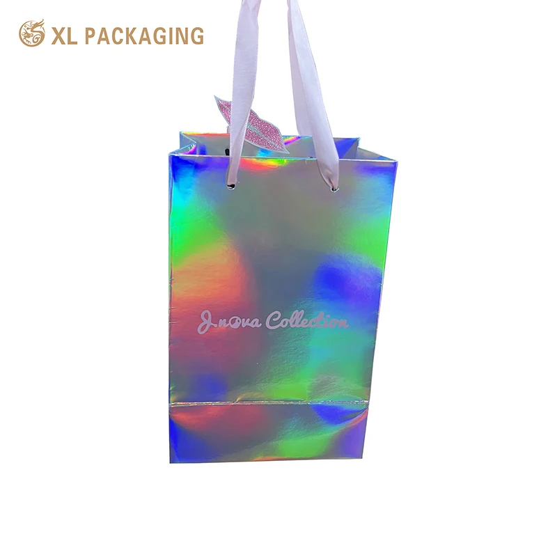 Free Sample Wholesale Custom Logo Kraft Gift Craft Shopping Paper Bag Luxury  Silver Cardboard Art Paper Gift Bag