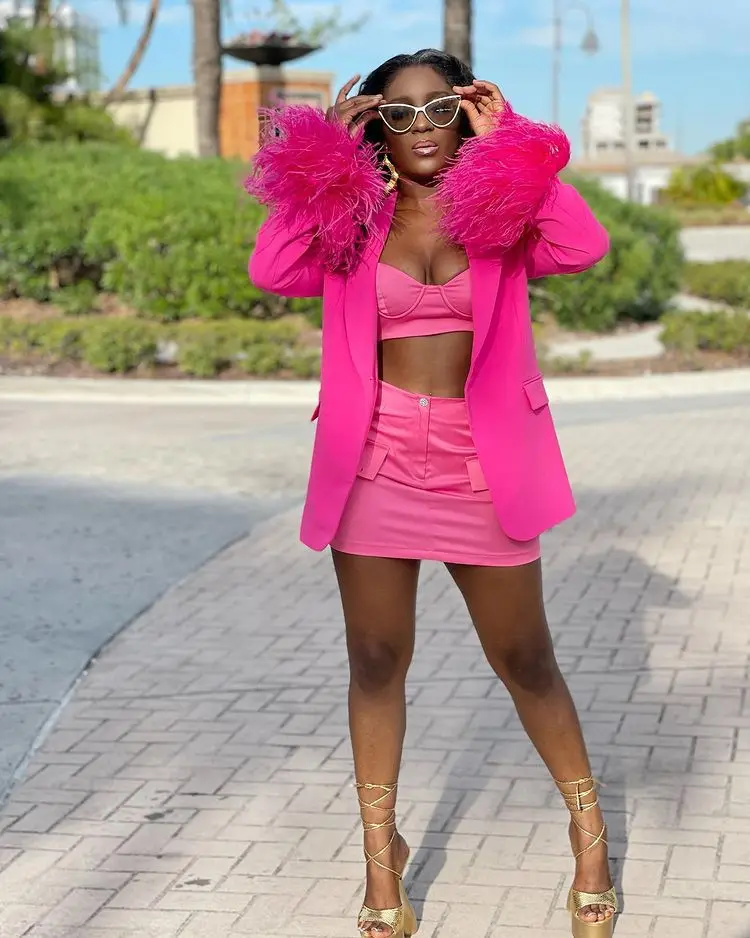 Spring Summer New In Coats And Jackets Vintage Long Sleeve Women Blazers Oversize Pink Ostrich Feather Cuff Blazer