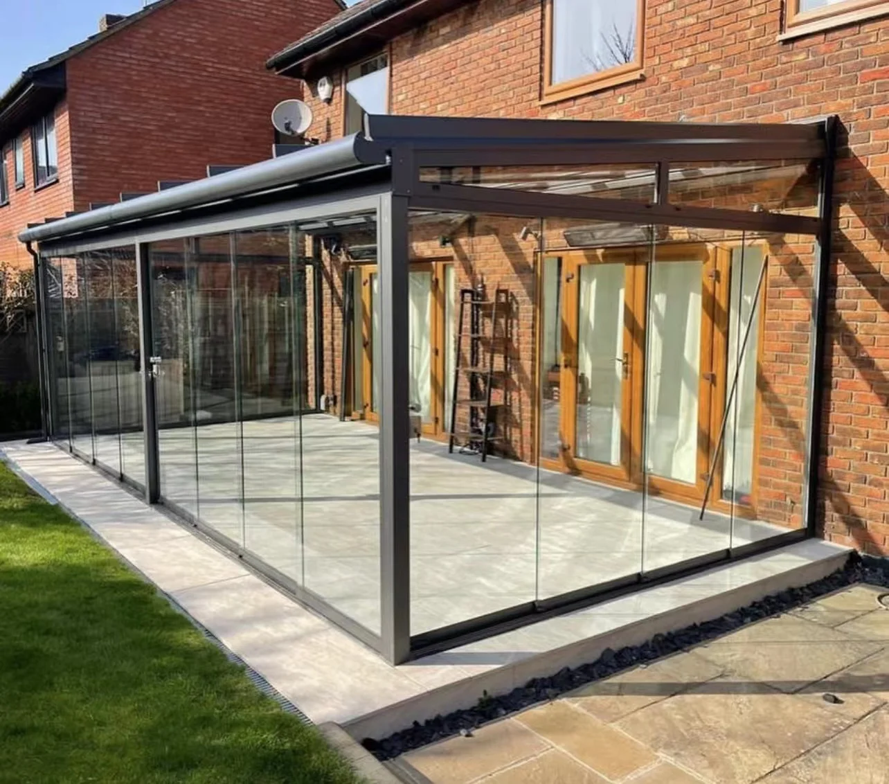 Lianhong new design Prefabricated Winter Garden Patio Enclosure Modern Glass House Free Standing 3 4 Seasons Sun Room