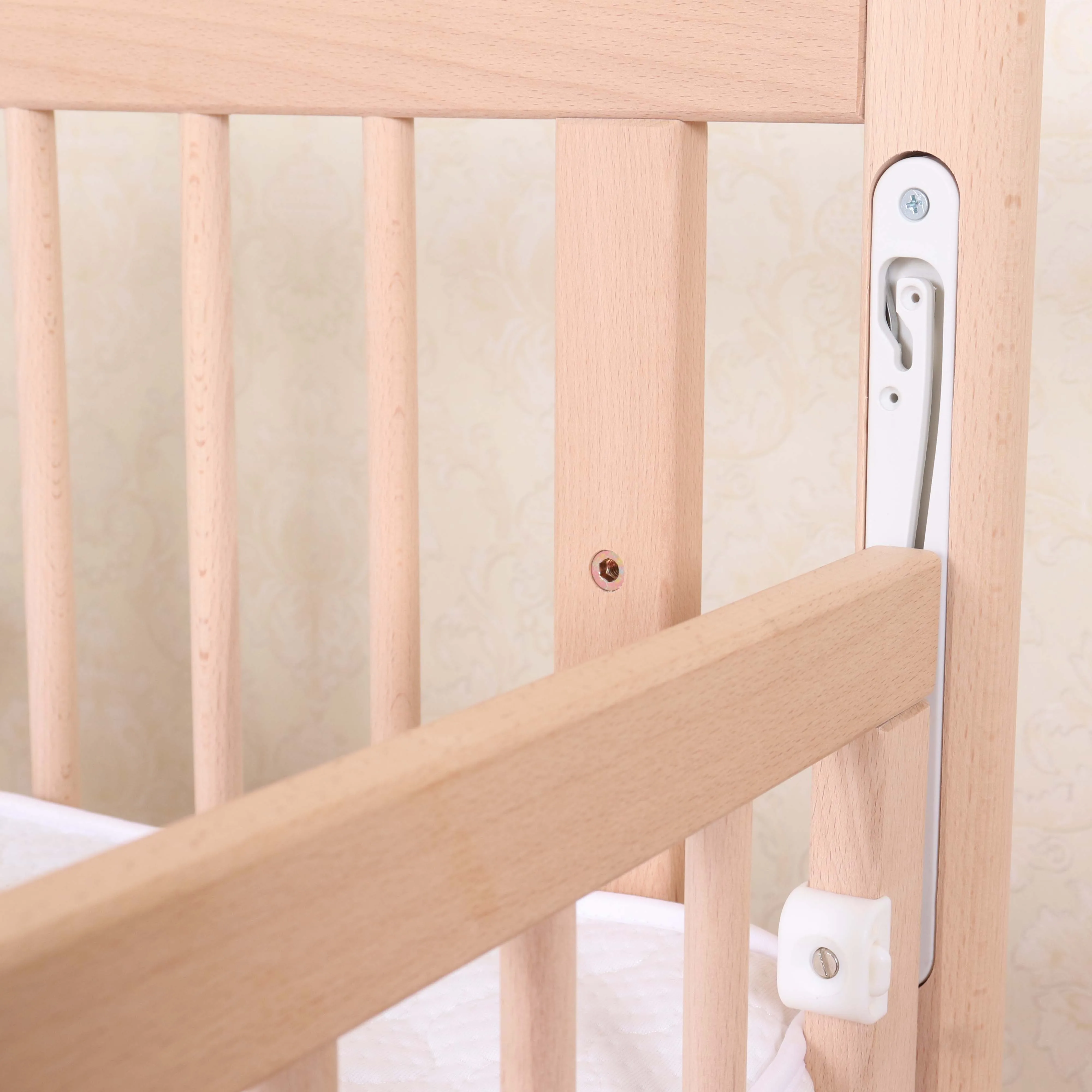 Factory Direct Price  levels adjustable wooden baby cots or cribs
