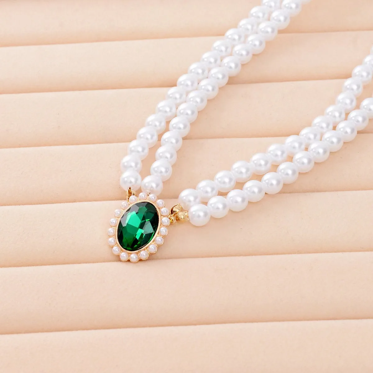 2024 Fashion Jewelry Set Vintage Style Emerald Diamond Pearl Beads Double Layer Collar Chain Earring Set