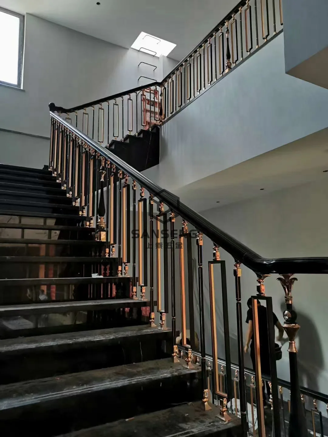 Modern Design Stainless Steel Base Injection Molding Acrylic Stair Railing For Balcony