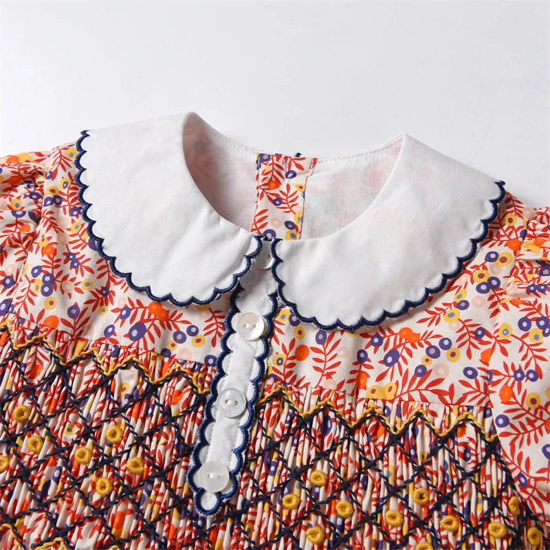 Wholesale Autumn Kids Dress for Girls Long Sleeve Liberty Floral Hand Smocked Frocks Peter Pan Collar Girls Smock Dresses