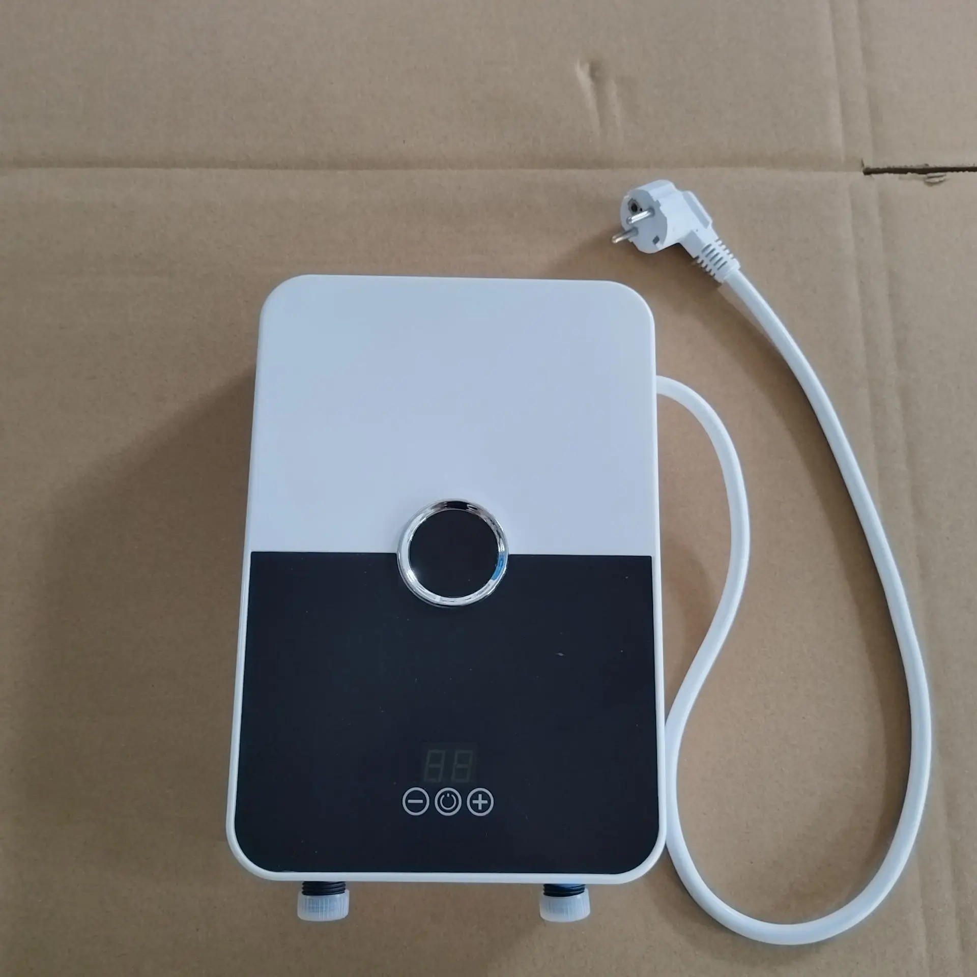 Household small shower quick heating instant water heater, constant temperature shower, wall mounted water heater