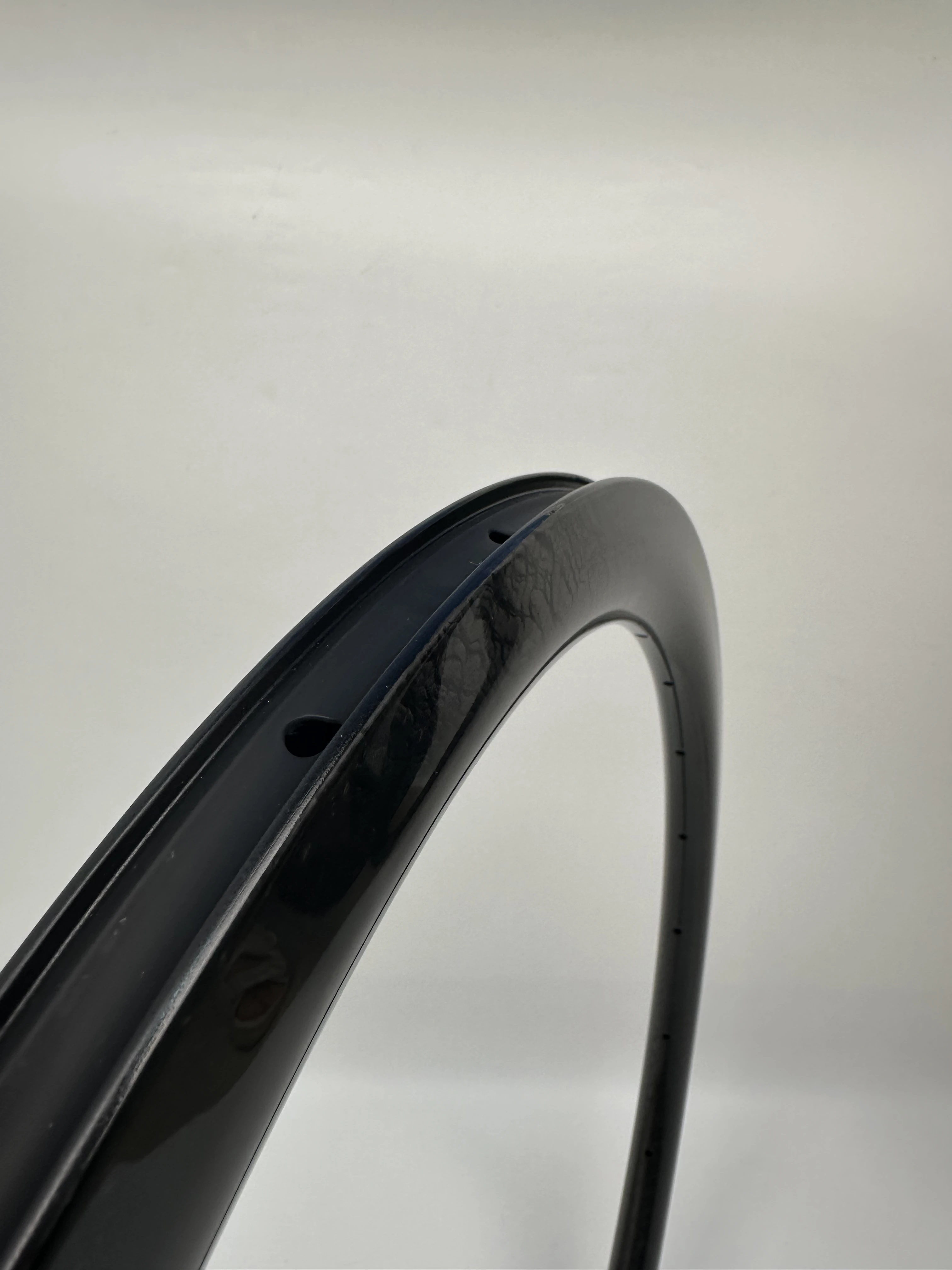 New Designer 700c Carbon Spoke Wheelset Carbon Rim Brake Ceramic Bearing Road Bike China Disc Brake Wheelset