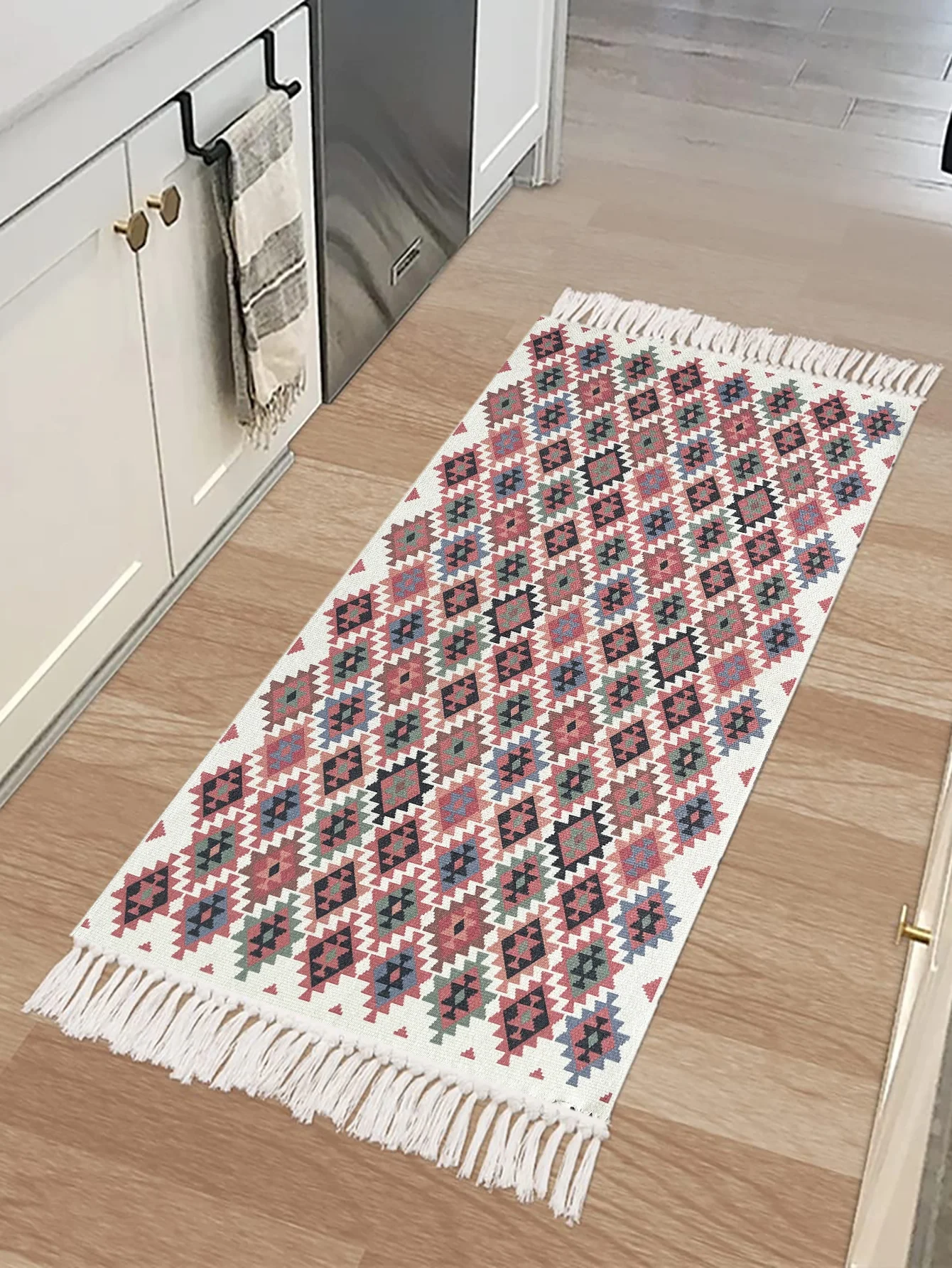 cheap price Cotton Printed Boho Kitchen Rugs Decorative red and White Rug Hand Woven Accent Floor Mat for Bathroom Bedroom