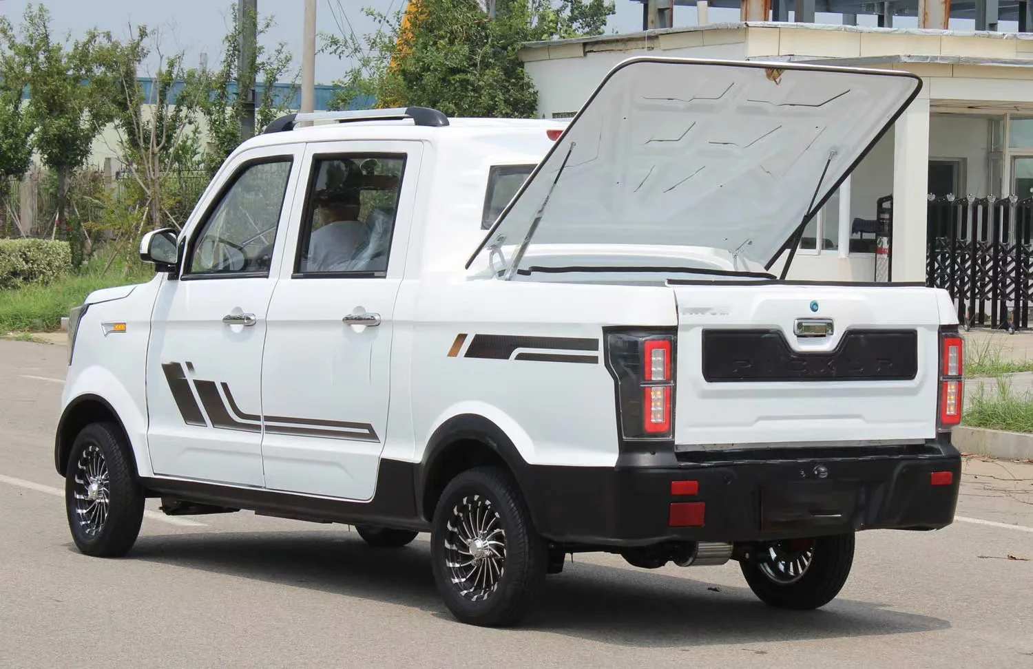 Chang li  4 wheel electric tricycle cargo electric four-wheel drive truck makes electric trucks