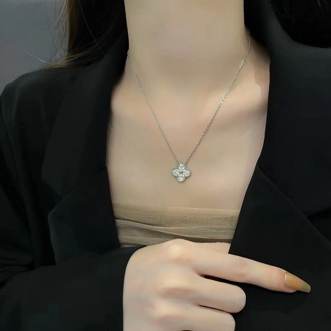 Wholesale Classic Luxury Design Clover 18K Gold Chain Fashionable Jewelry Necklace Charm S925 Sterling Silver For Women