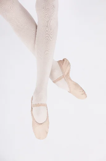 D006182 ballet shoes for women in ballet training made by leather and suede