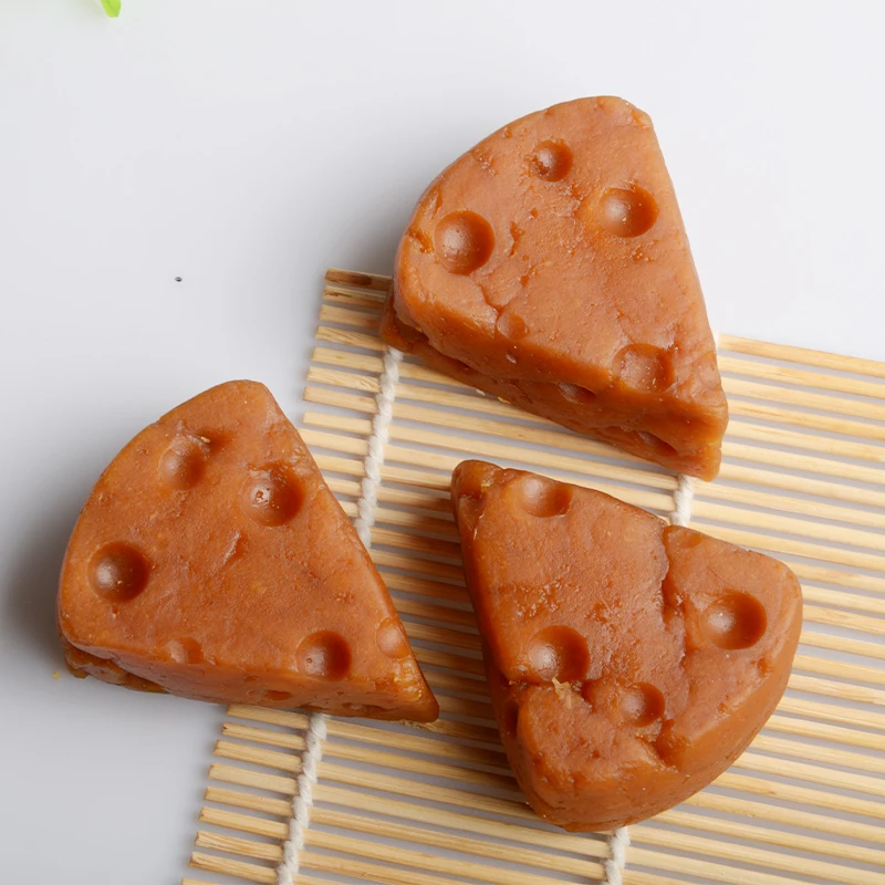 Low price hot selling high quality dog treats chicken cheese calcium nutrition dog snacks chicken cheese cube