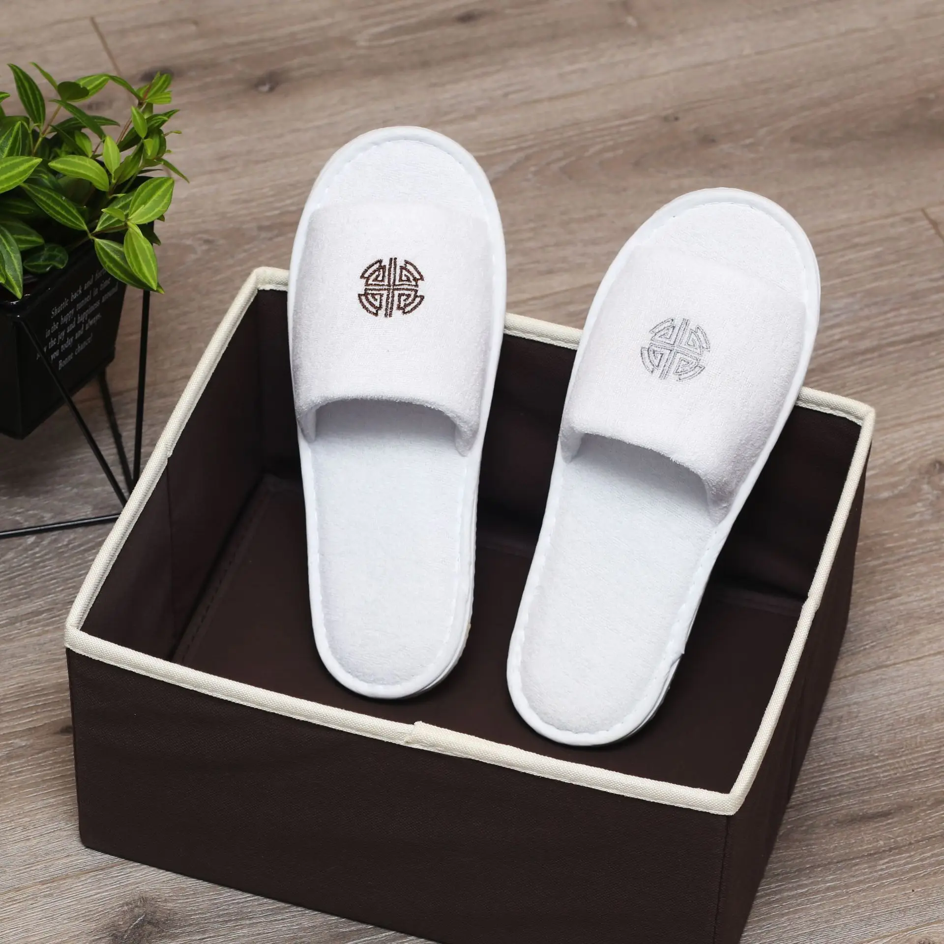 Custom Logo hotel disposable slipper Sauna SPA thick non-slip EVA outsole  towels slippers