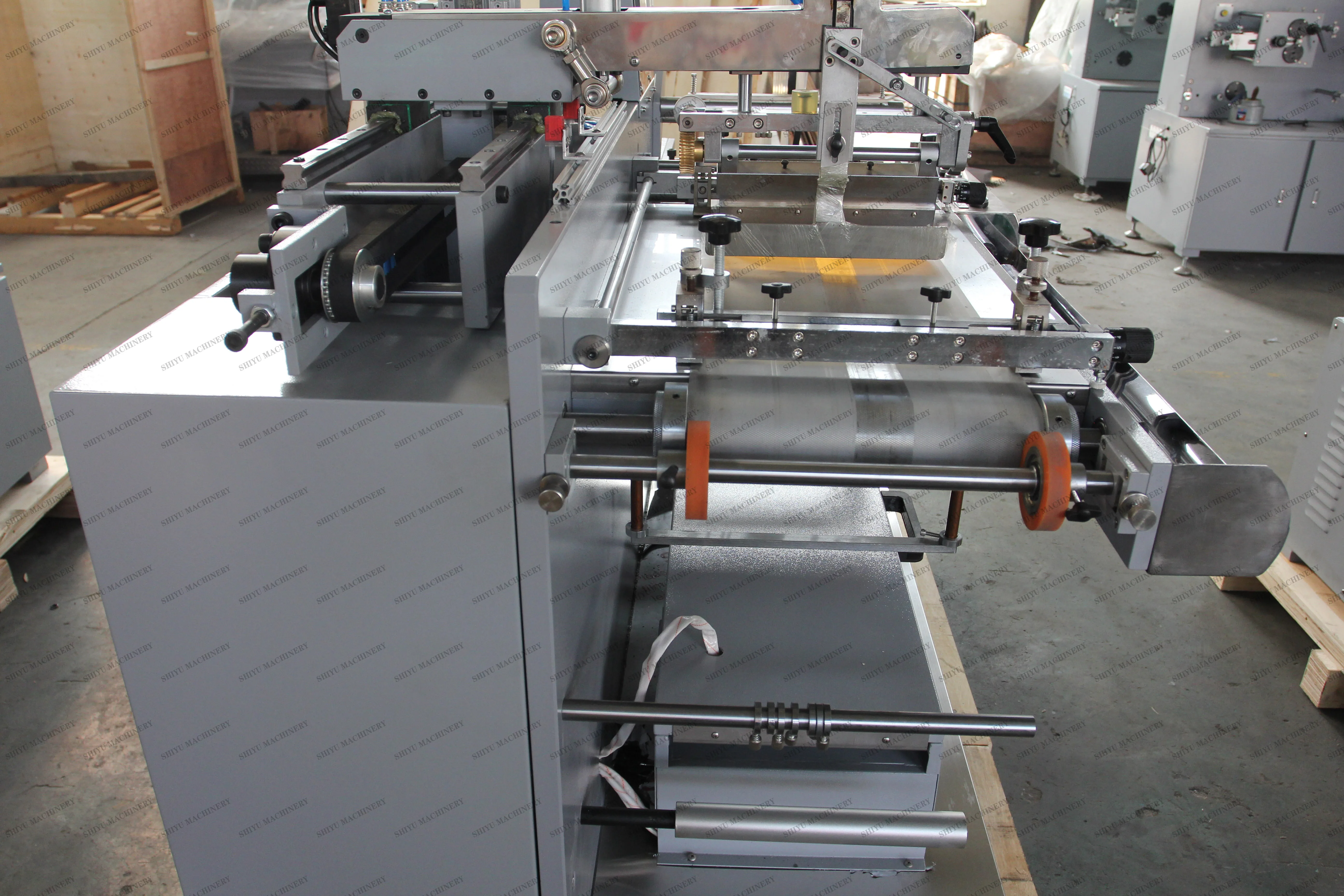 Automatilc Multi-Color Silk Cloth Poly Type Fabric Ribbon Woven Logo T-Shirt Labels Screen Printing Machine