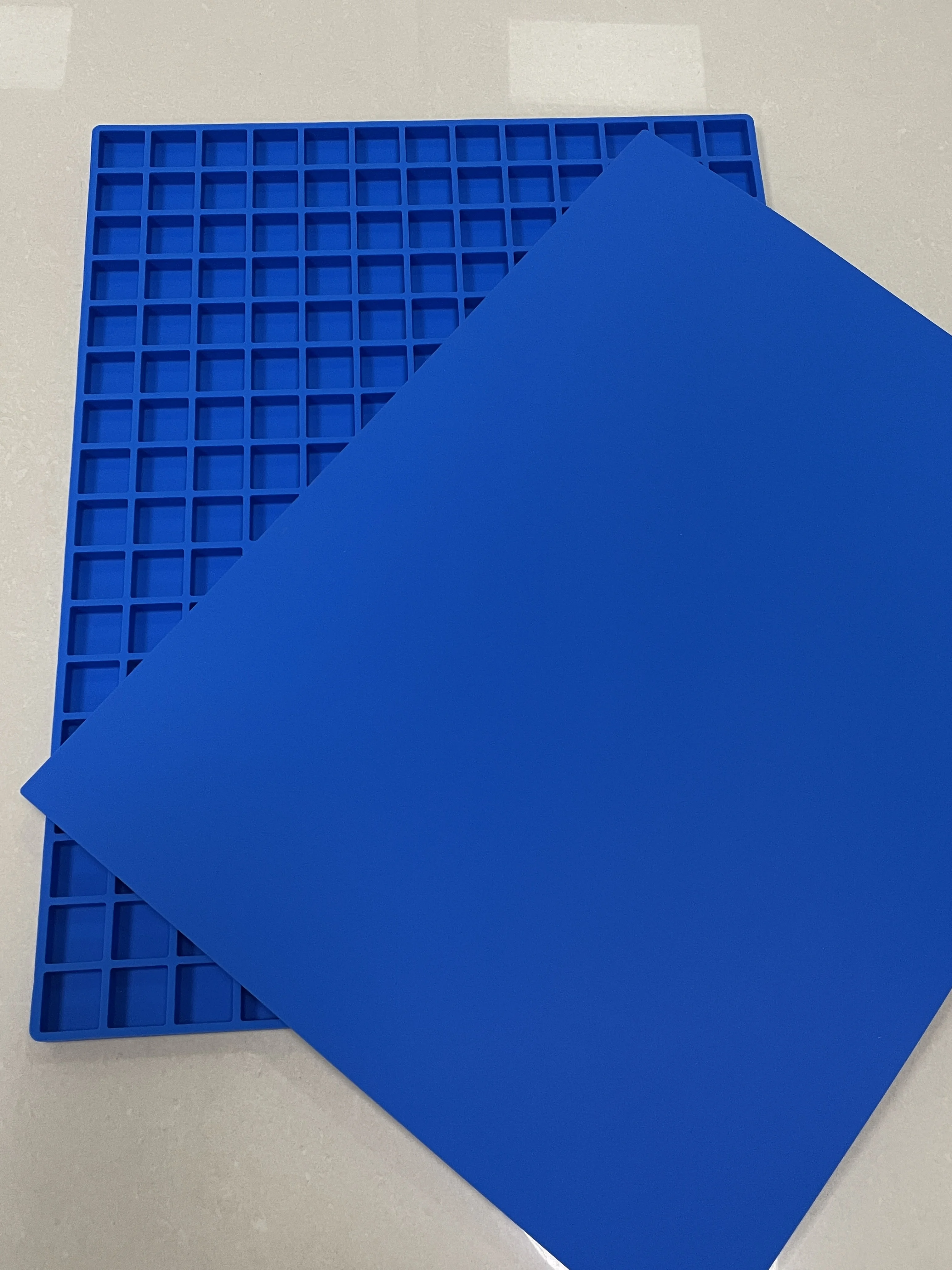 YONGLI Custom Silicone Mini Hard Coin Candy Molds Non-Stick Square Gummy Molds for Gummy Depositor