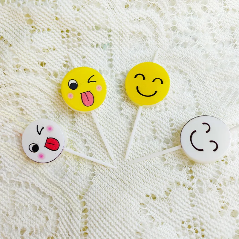 4 baked cartoon cake candles White Yellow cute smiley face candles party birthday cake decoration plug-in