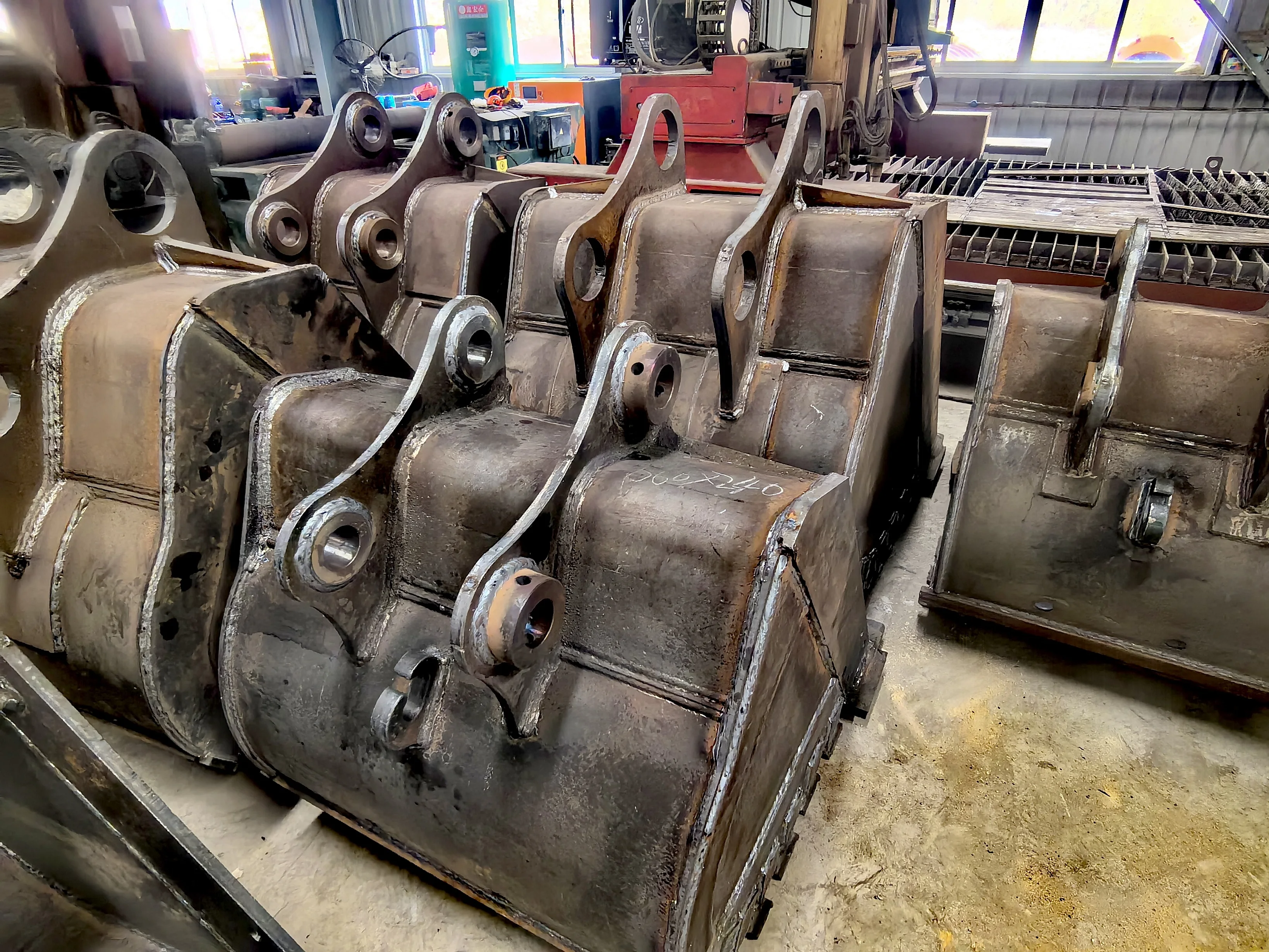 Heavy-Duty High-Strength Steel Excavator Rock Bucket Wear-Resistant Crusher Bucket for Construction Site Backhoe Bucket