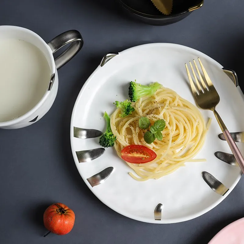 
Wholesale novelty embossed cat pattern porcelain dessert pasta plate for kids 